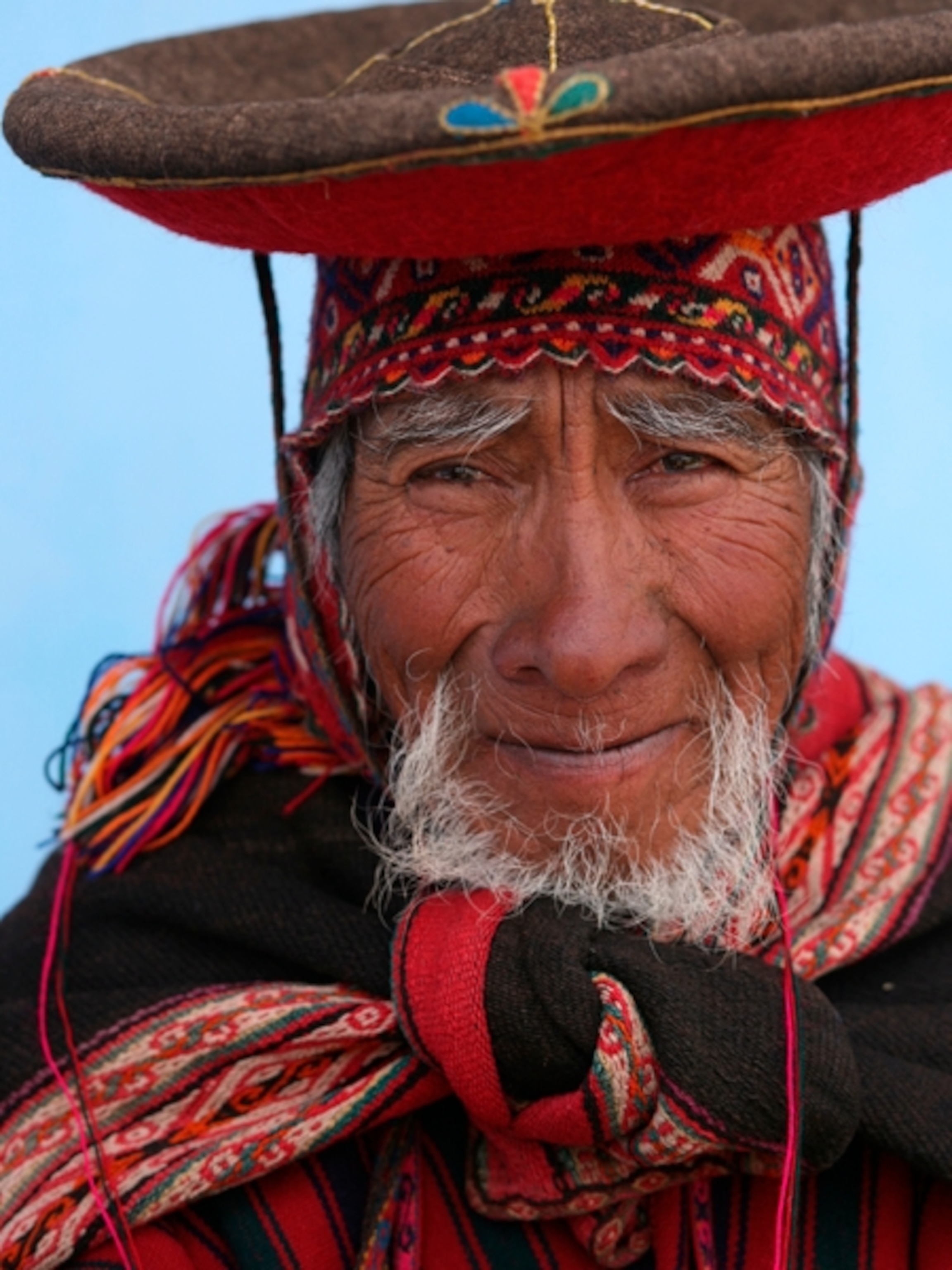 Photo: man with beard at market at Chinchero .
