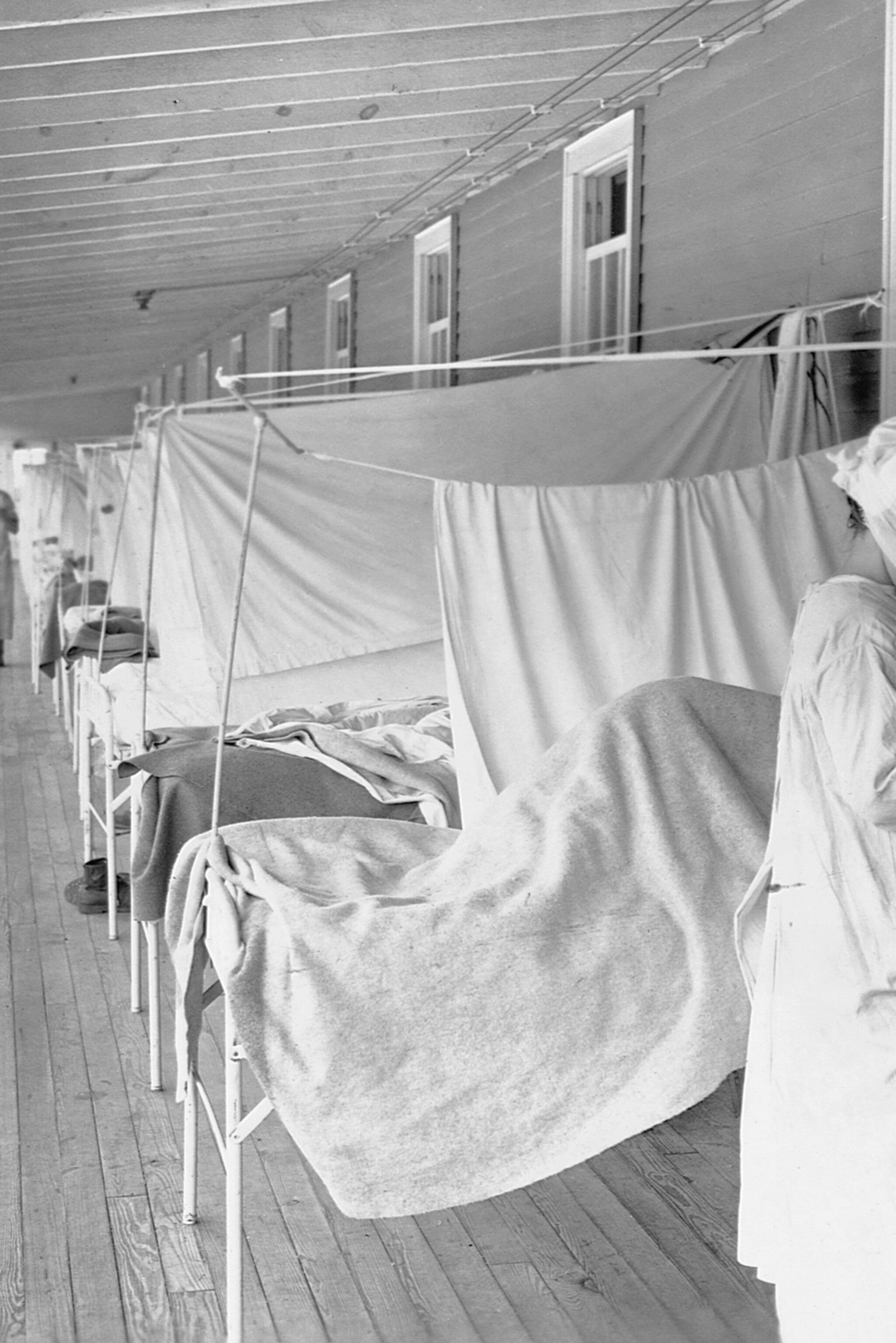 The Origin Transmission And Clinical Therapies On Coronavirus Disease 2019 Covid 19 Outbreak An Update On The Status Military Medical Research Full Text