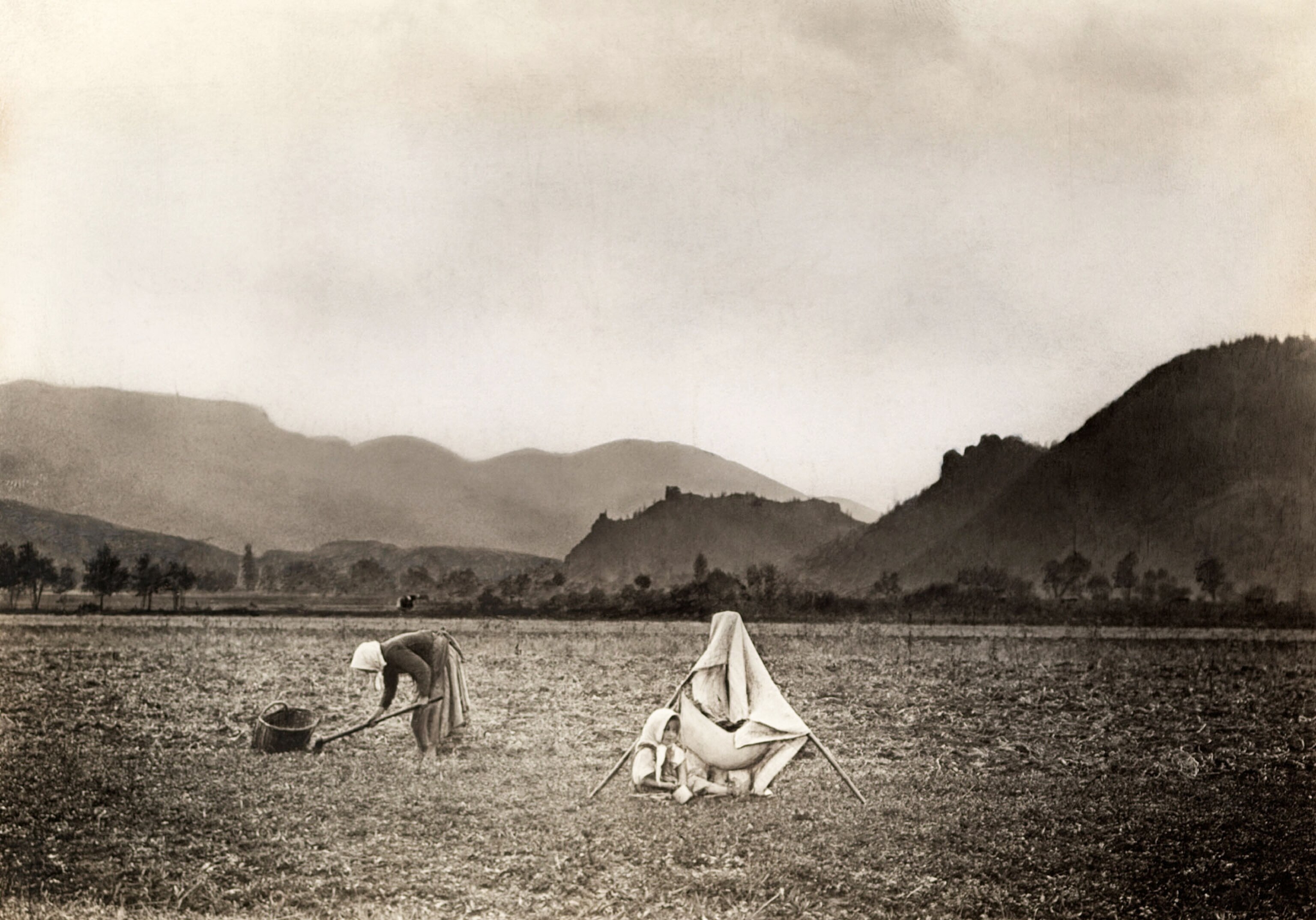 a field laborer and her children