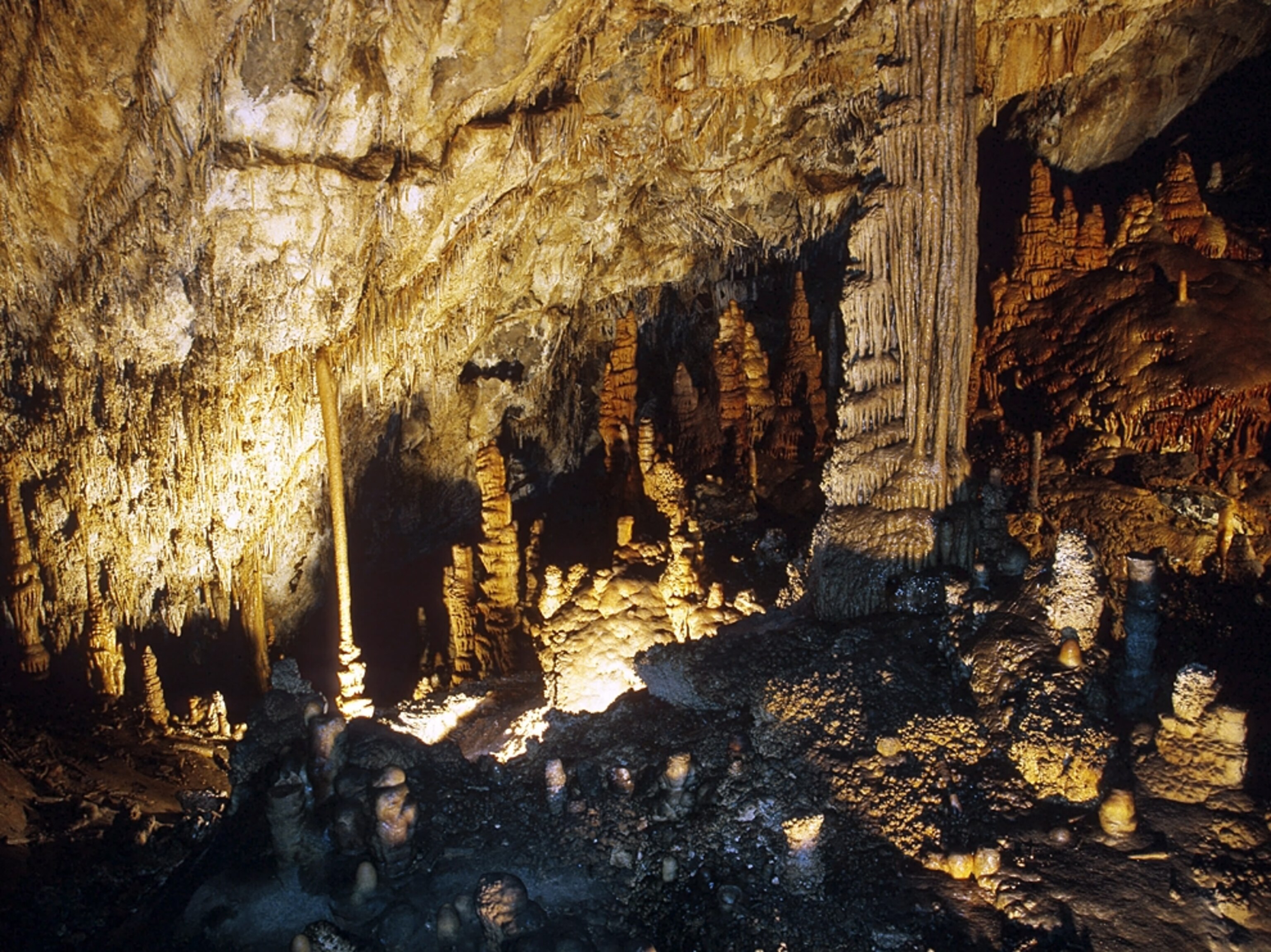 Lewis and Clark Caverns picture: limestone caves in Montana, for a gallery on former U.S. National Parks