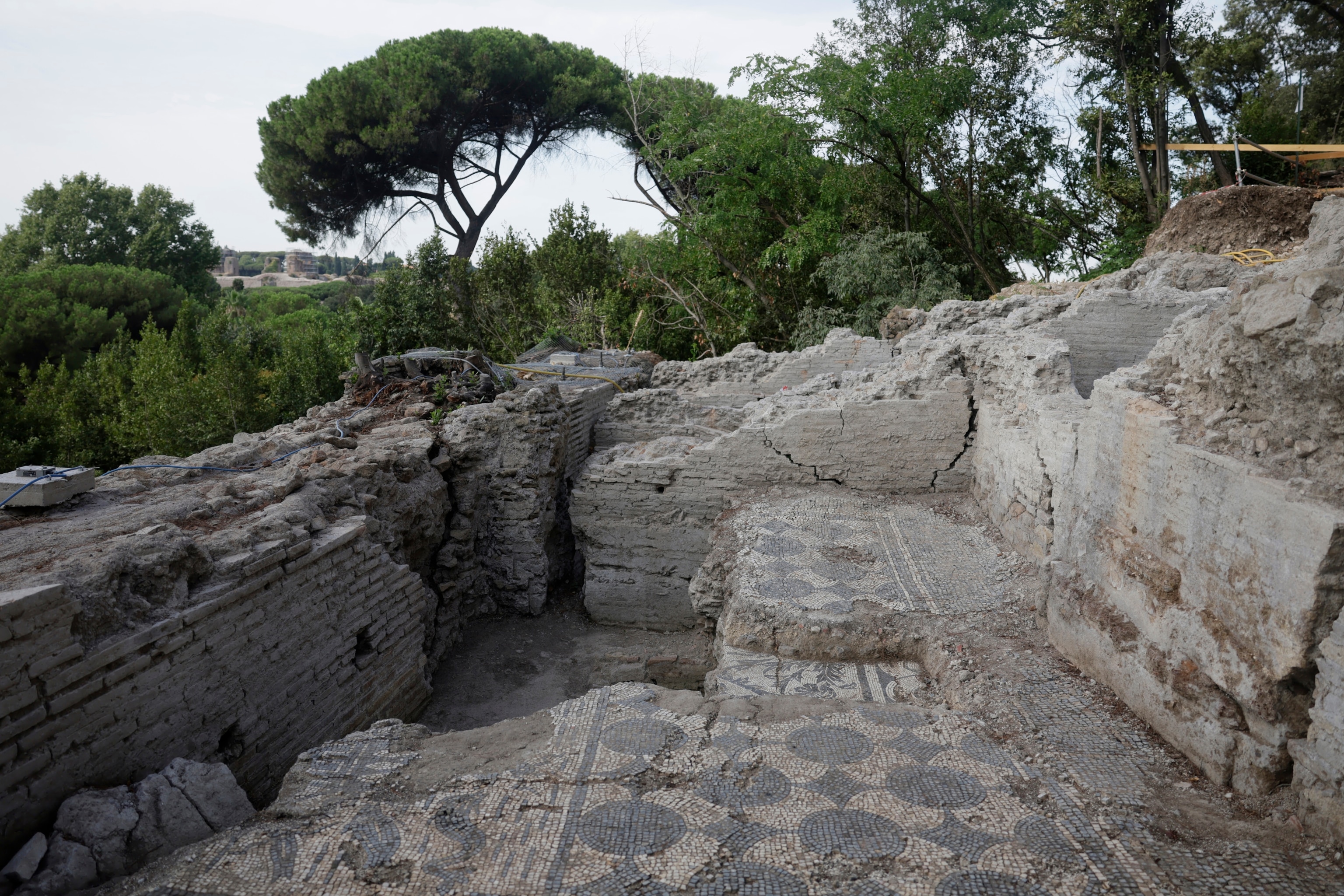 New archeological excavations at Villa Celimontana have uncovered a Roman residence, probably the home of a fire brigade commander from the second or third century.