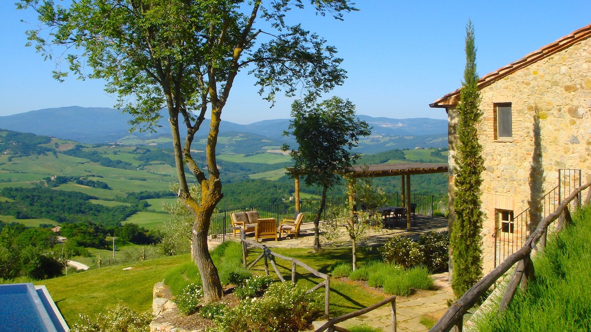 Farmhouse Living in Tuscany