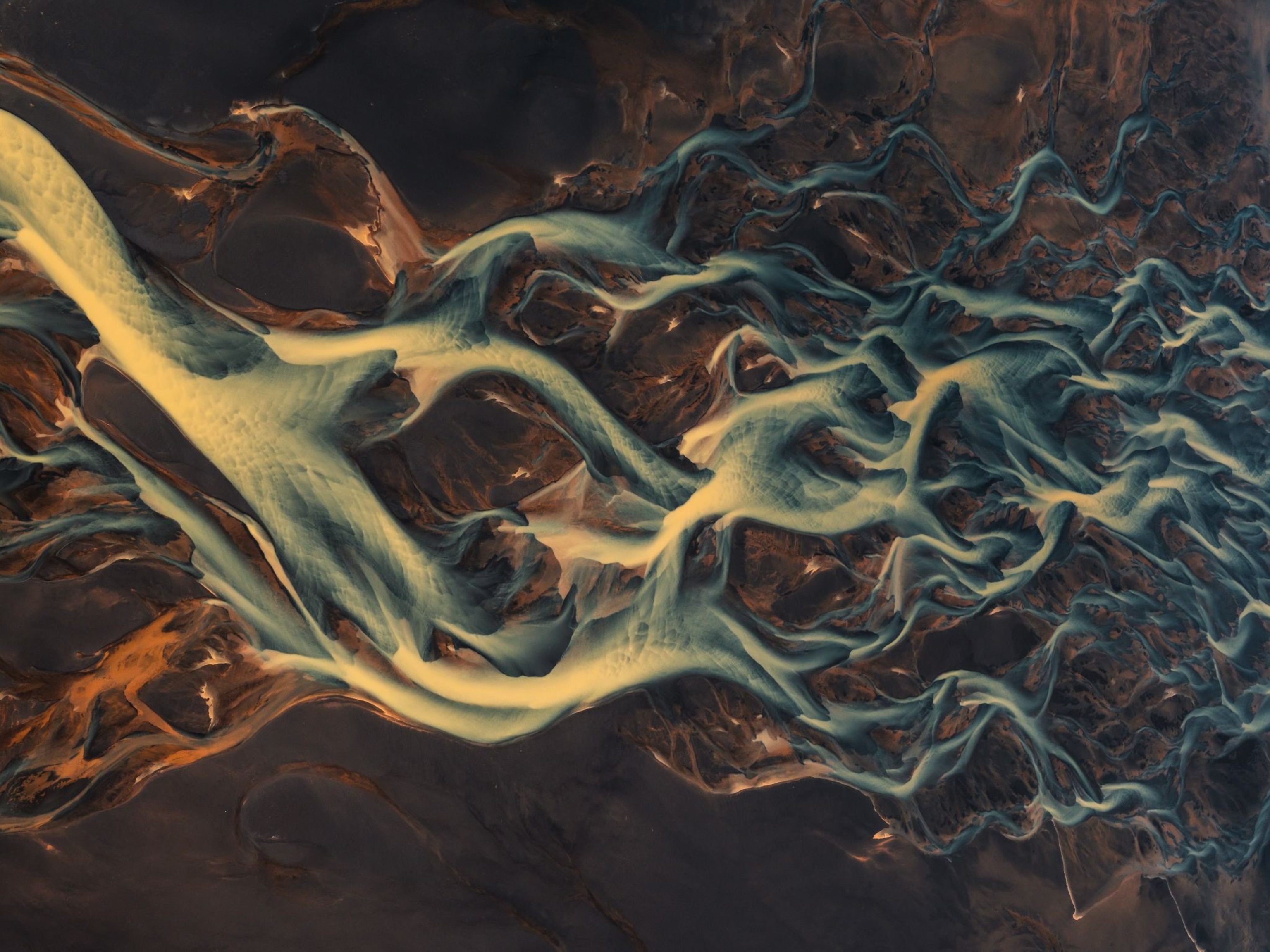 Aerial picture of Icelandic river flow