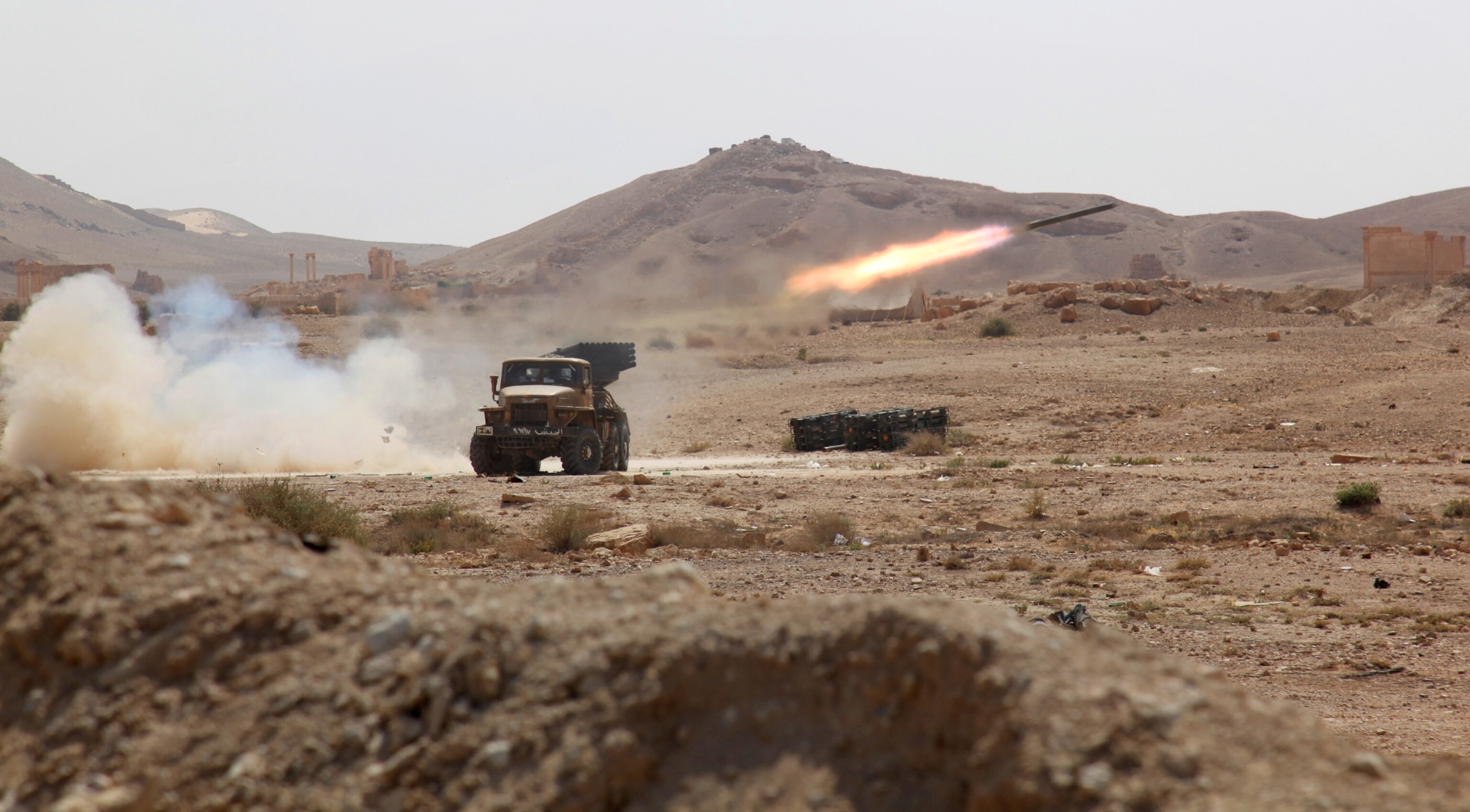 ISIS bomb being launched toward Palmyra