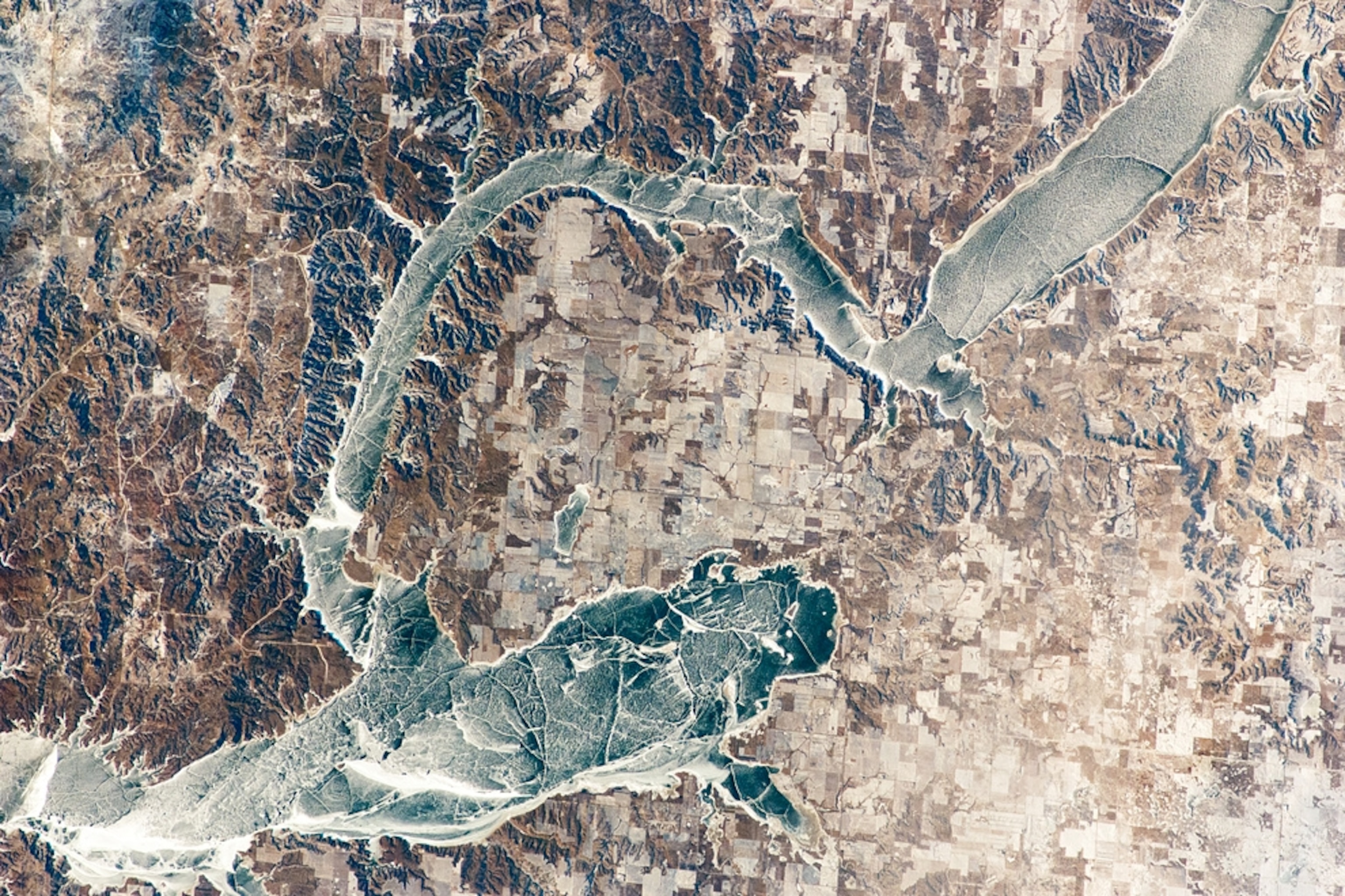Lake picture: frozen North Dakota from above