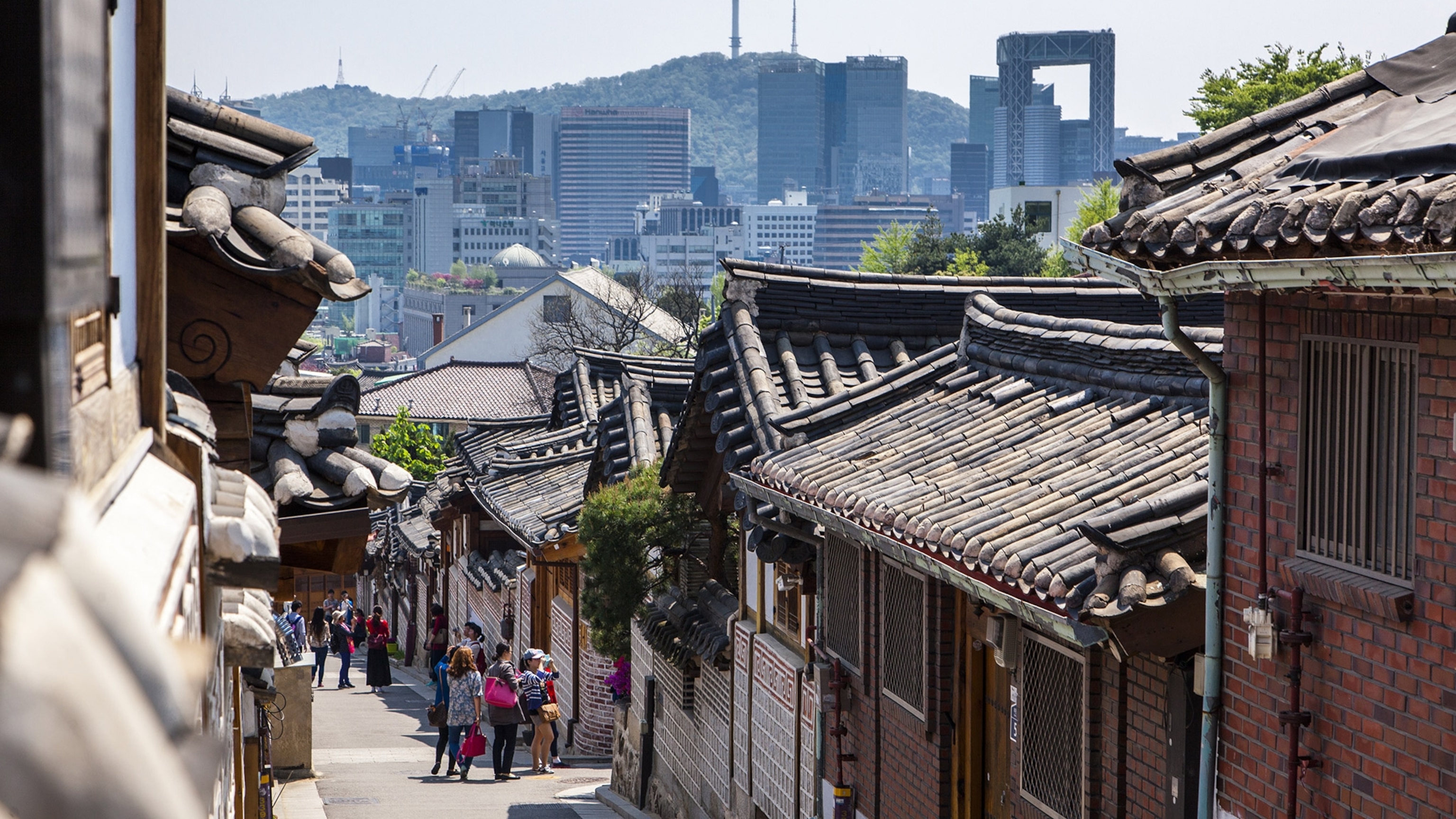 What it’s like to stay in a traditional hanok hotel in the heart of Seoul