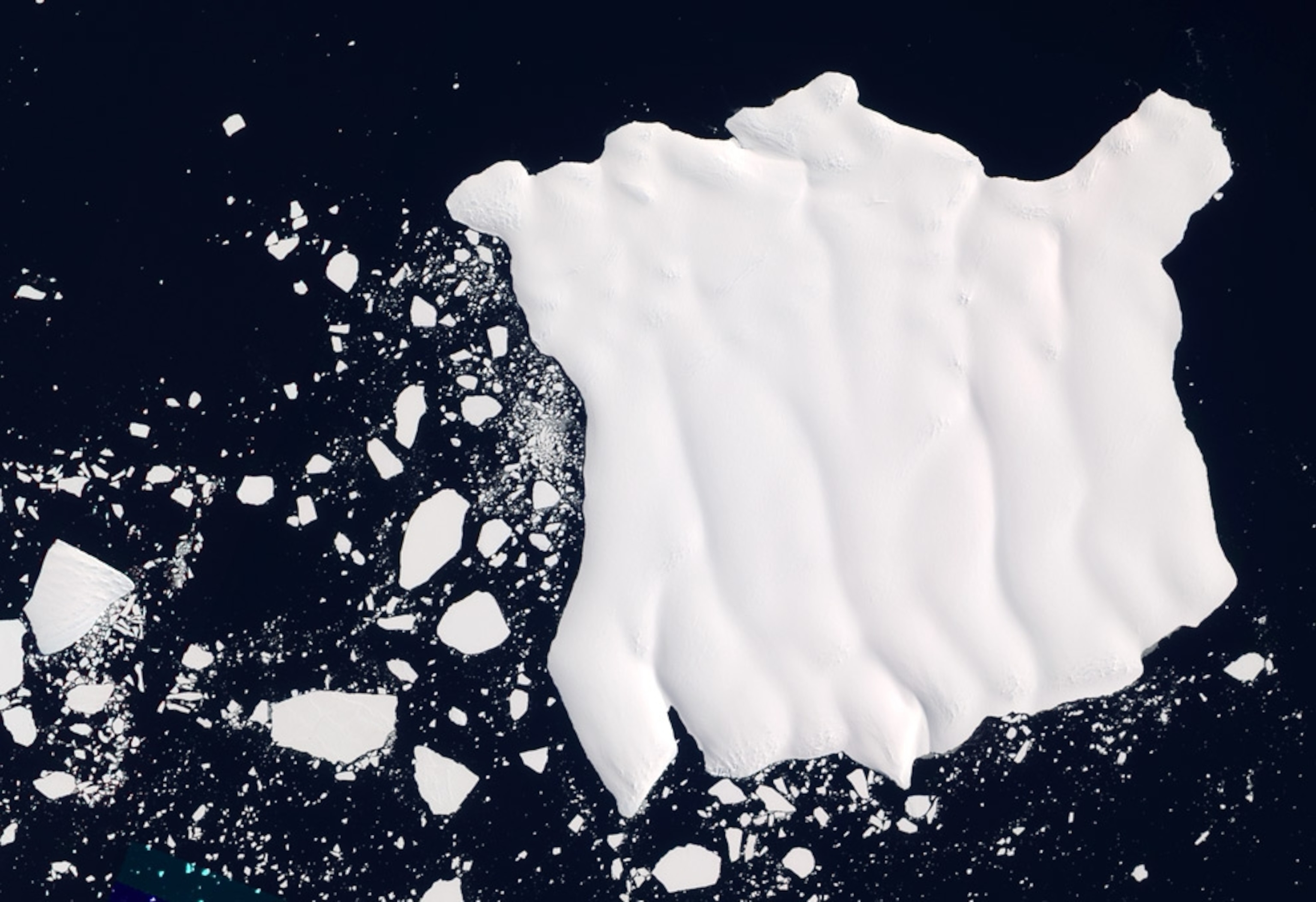 An iceberg broken off an Antarctic glacier