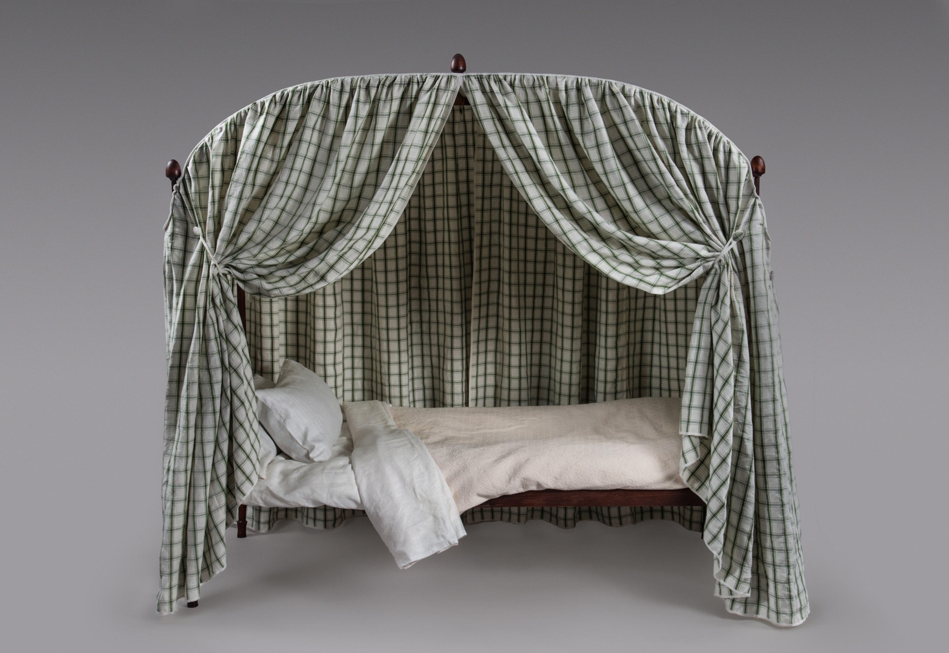 George Washington's Revolutionary War bedstead