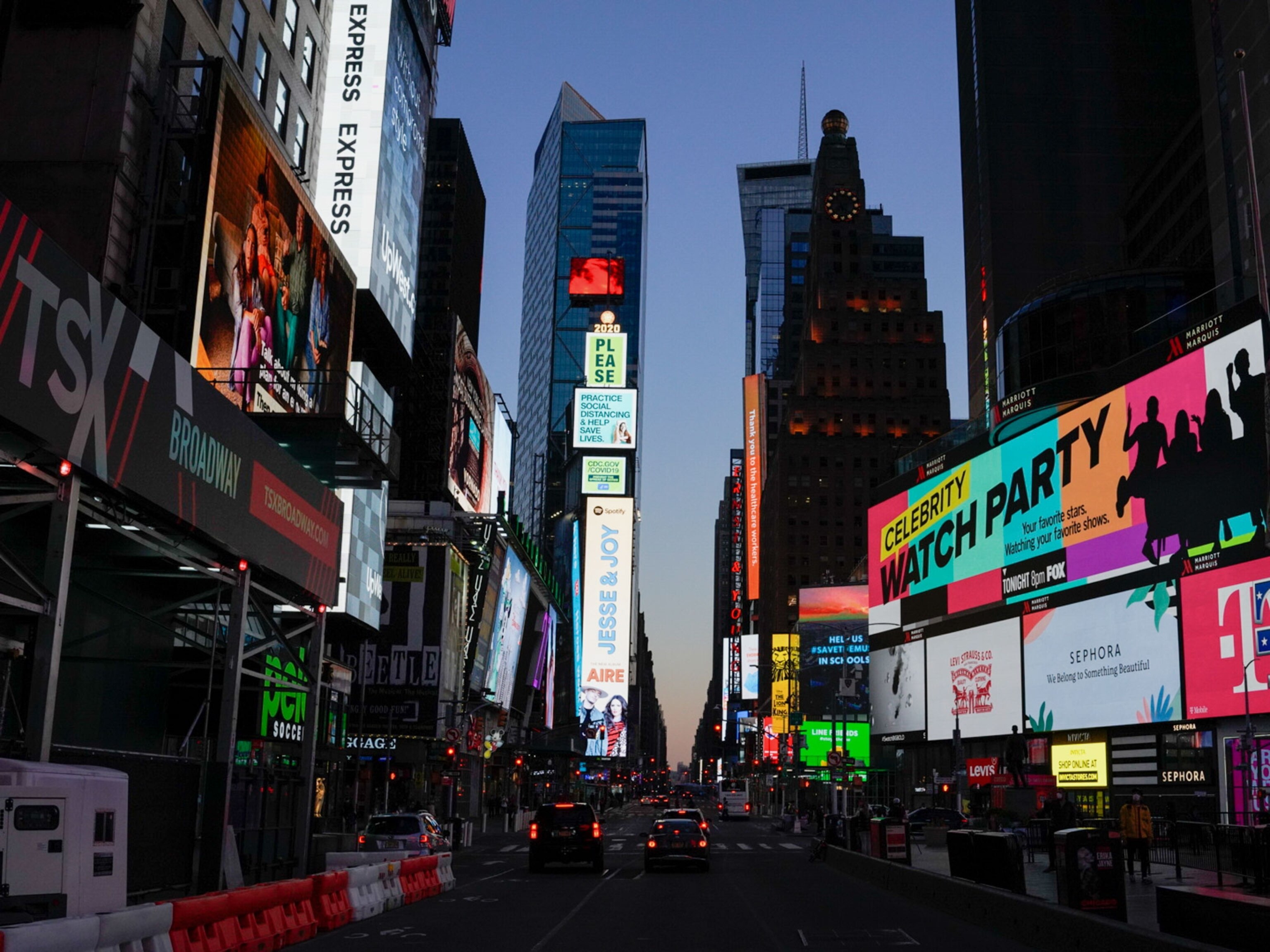 With New York shut down by coronavirus, artists move haltingly online