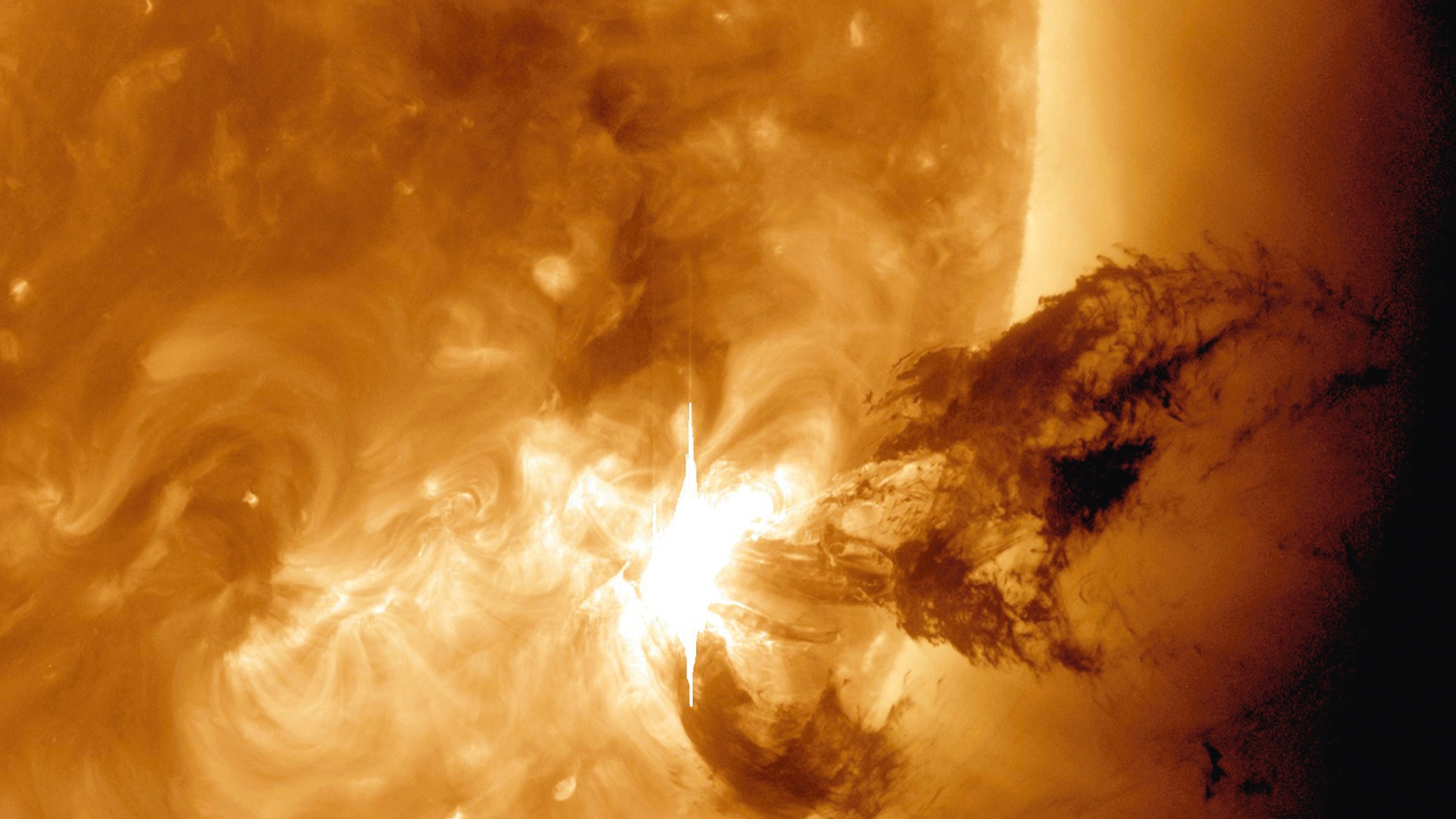 The Sun’s Magnetic Field is Behaving Oddly. Astronomers Still Don’t Know Why.