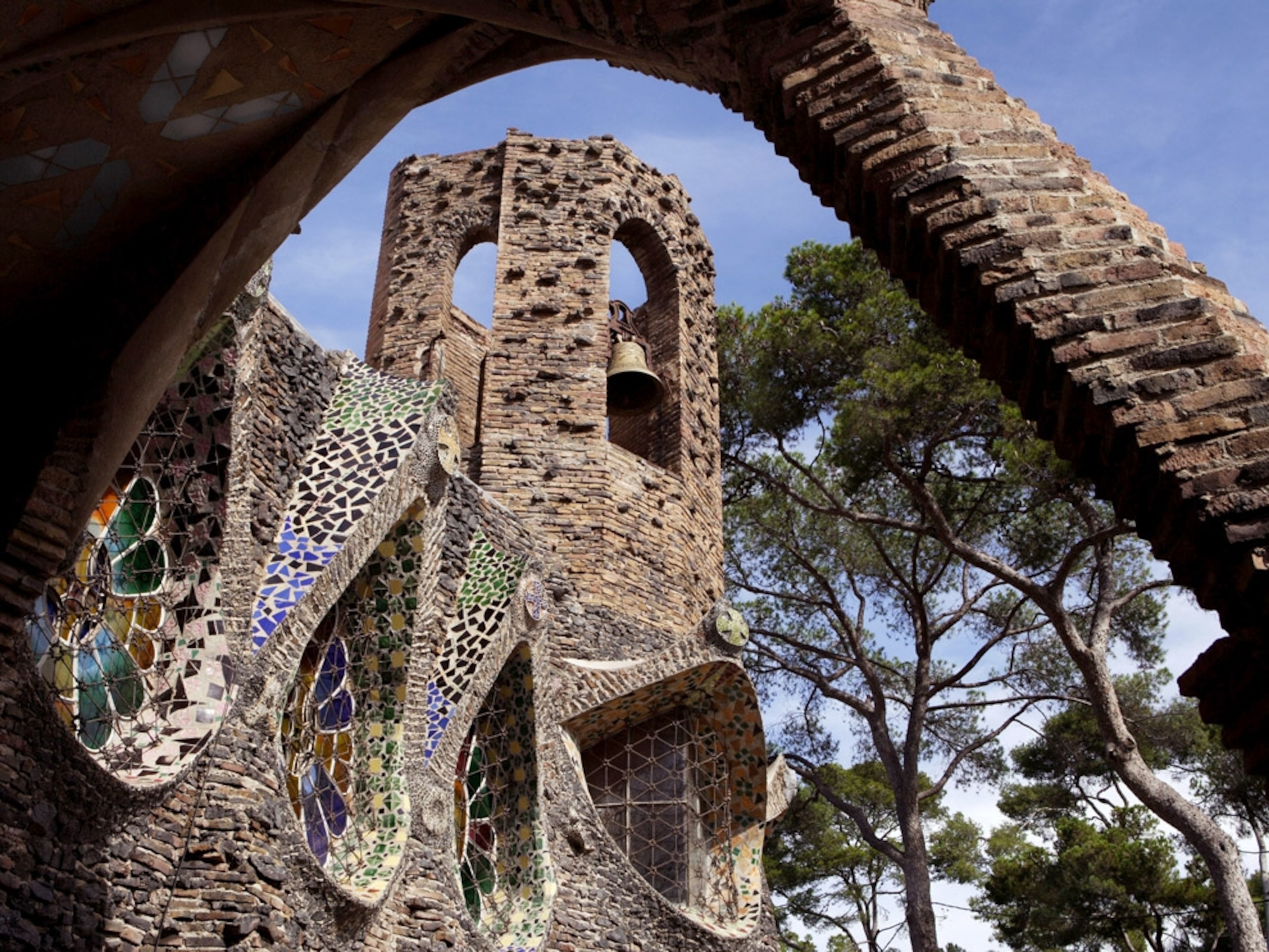 Colònia Güell Crypt, side view