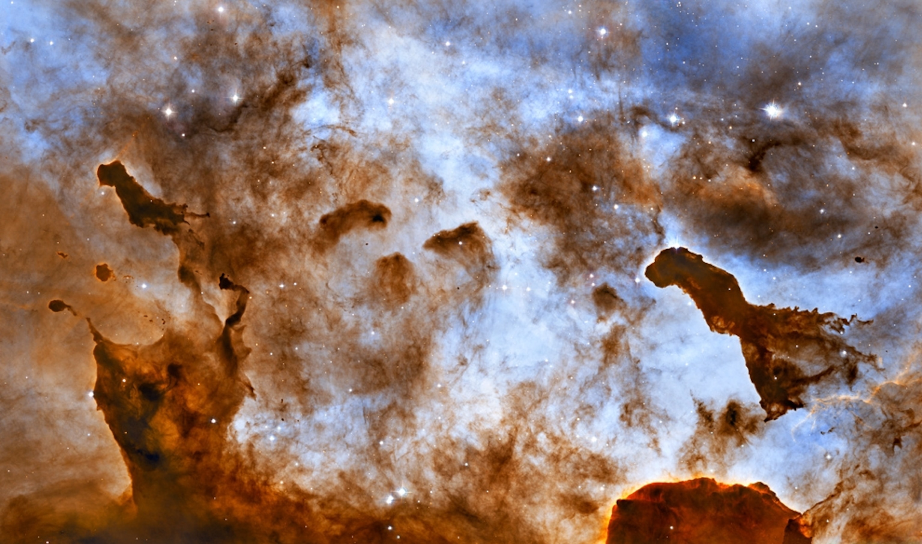 Picture of bizarre shapes in the Carina nebula.