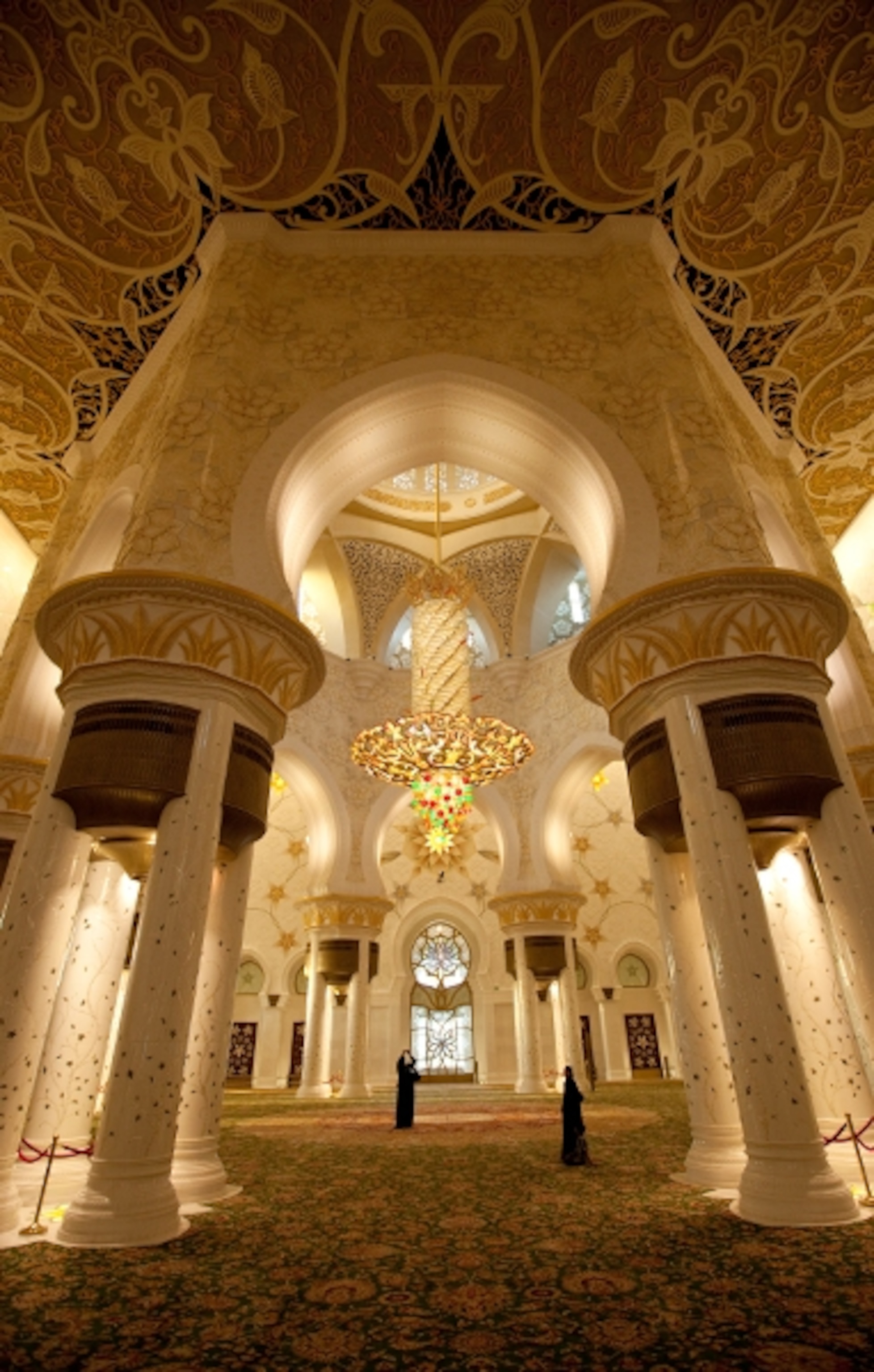 Main prayer room at Sheikh Zayed Mosque
