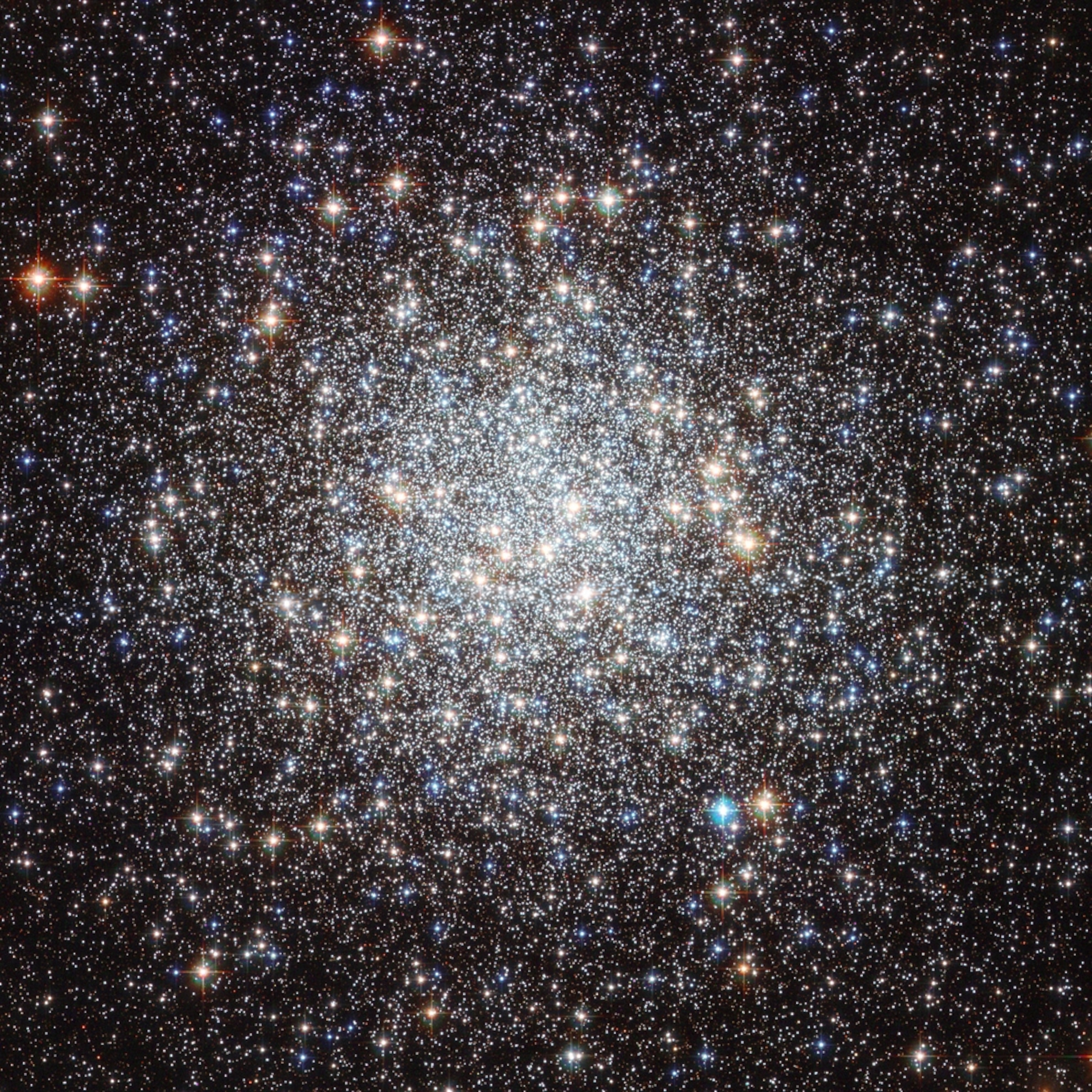 Stars picture: detailed look at a globular cluster