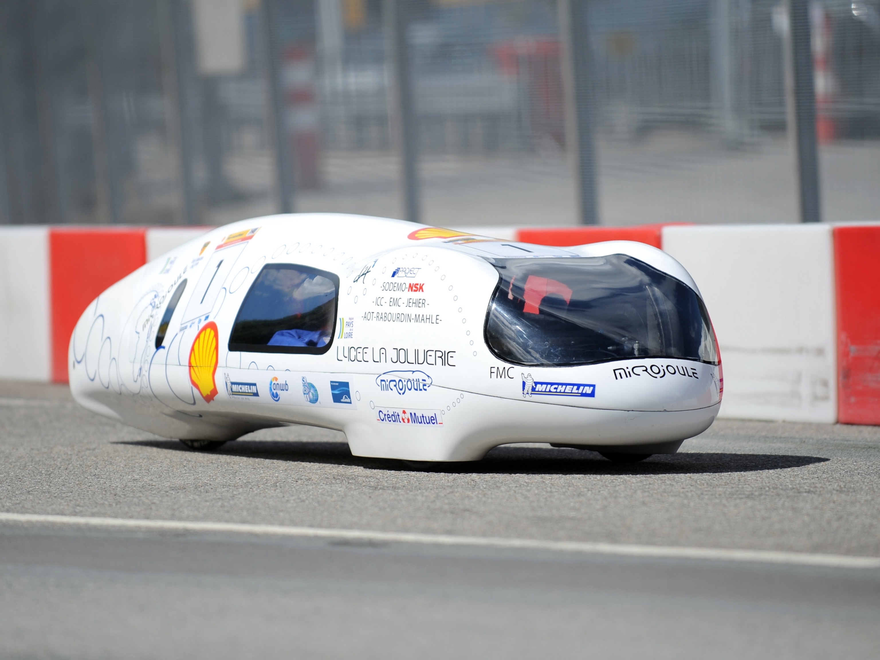 Picture - high-efficiency vehicle designed by French team La Joliviere