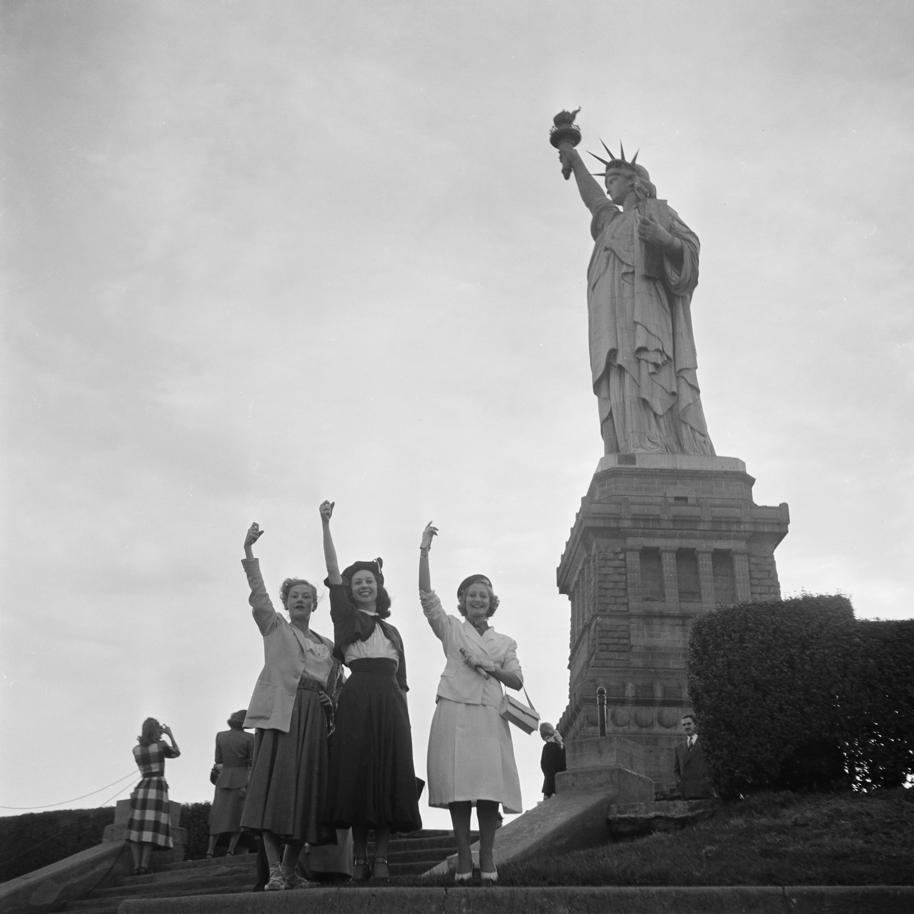 Historic photos show how the Statue of Liberty was built