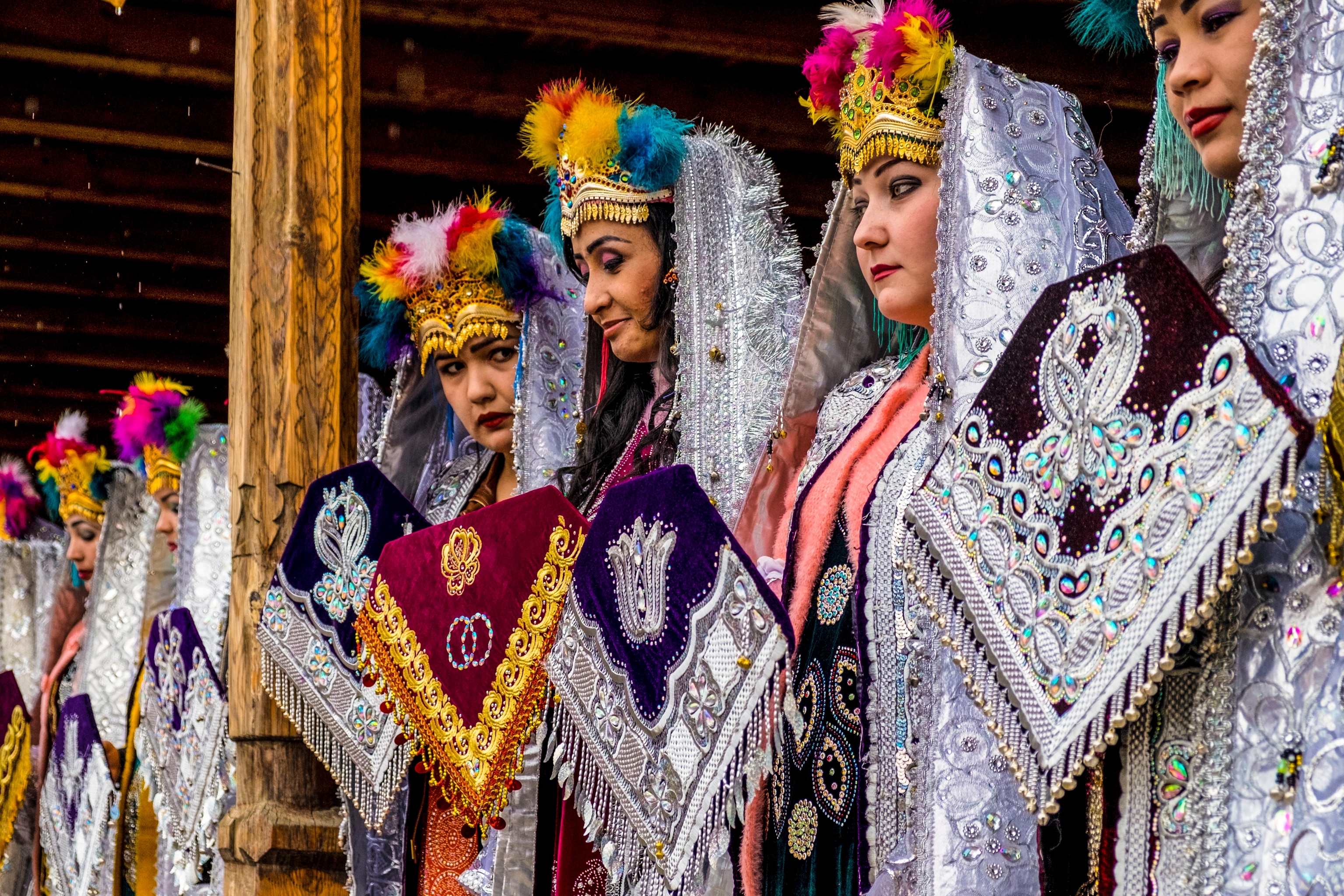 Uzbek women in traditional clothing