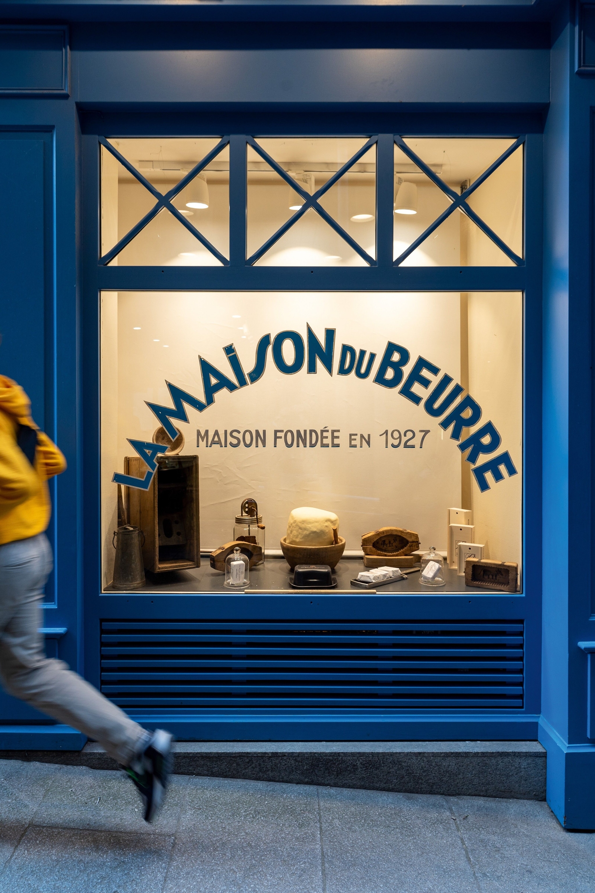 The blue shop window of La Maison du Beurre, Saint-Malo.