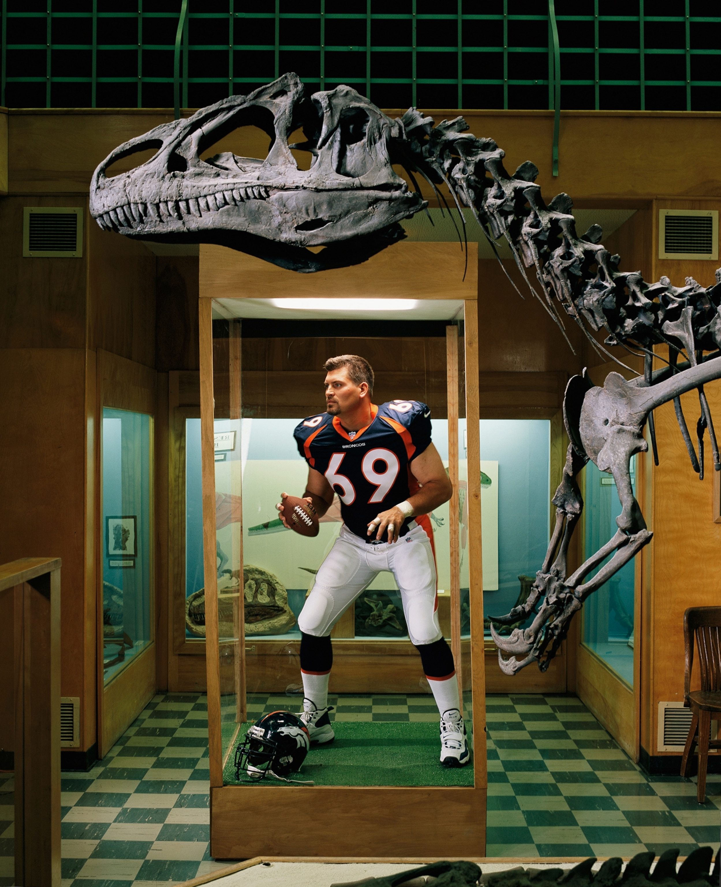 Living like a galdiator takes a painful toll on both man and beast. After 12 years in pro football and 28 game-related surgeries—15 on his ravaged left knee alone—retired lineman Mark Schlereth and ESPN commentator now finds himself in the same league as a much injured Allosaurus nicknamed "Big Al."