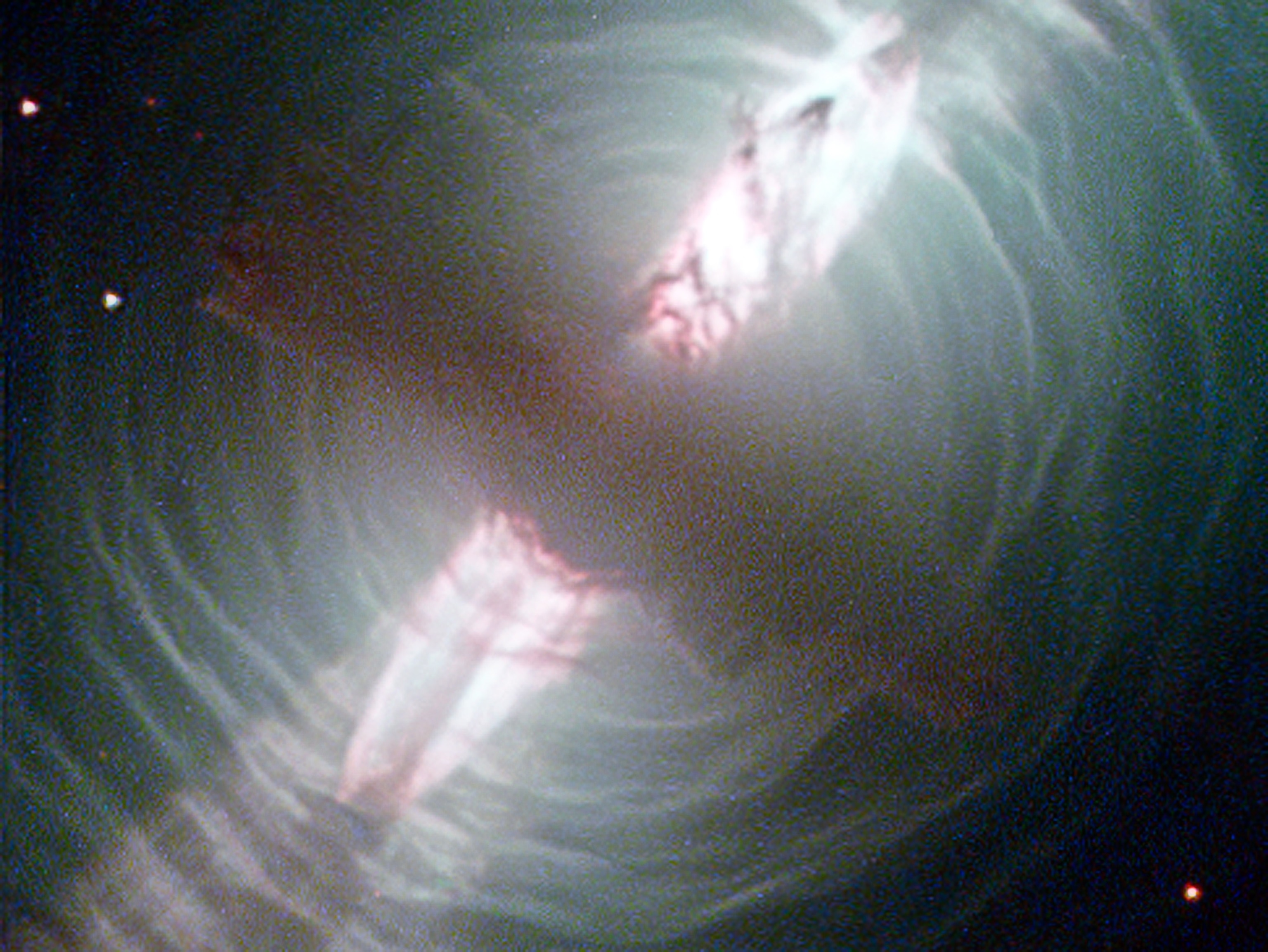 Hubble picture: new view of the Egg nebula