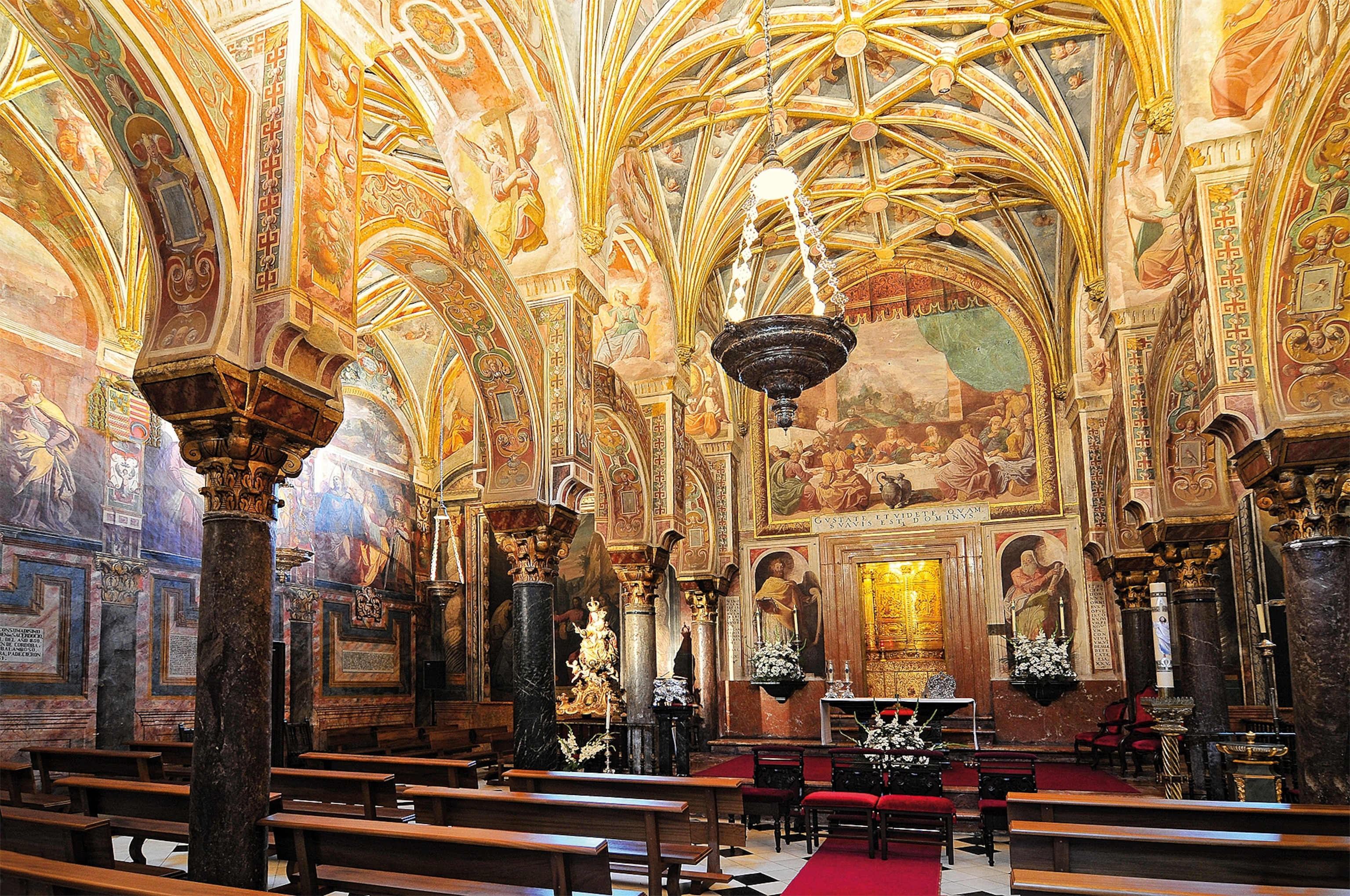 One of the most recent additions is this chapel, built at the end of the 16th century. It includes three naves and is covered with a ribbed vault.
