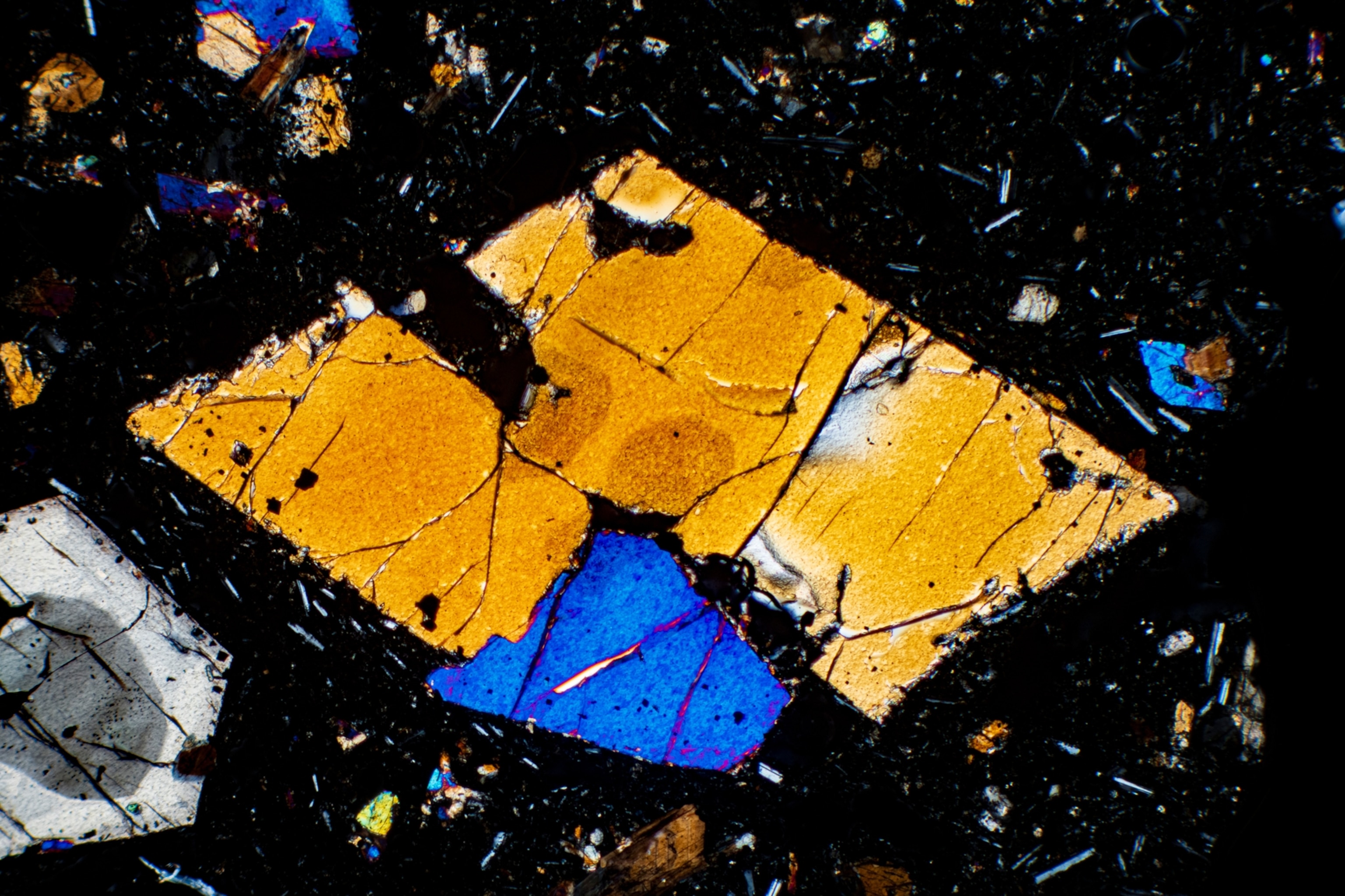These crystal lava shards are ‘four dimensional videos’ of a volcano’s ...