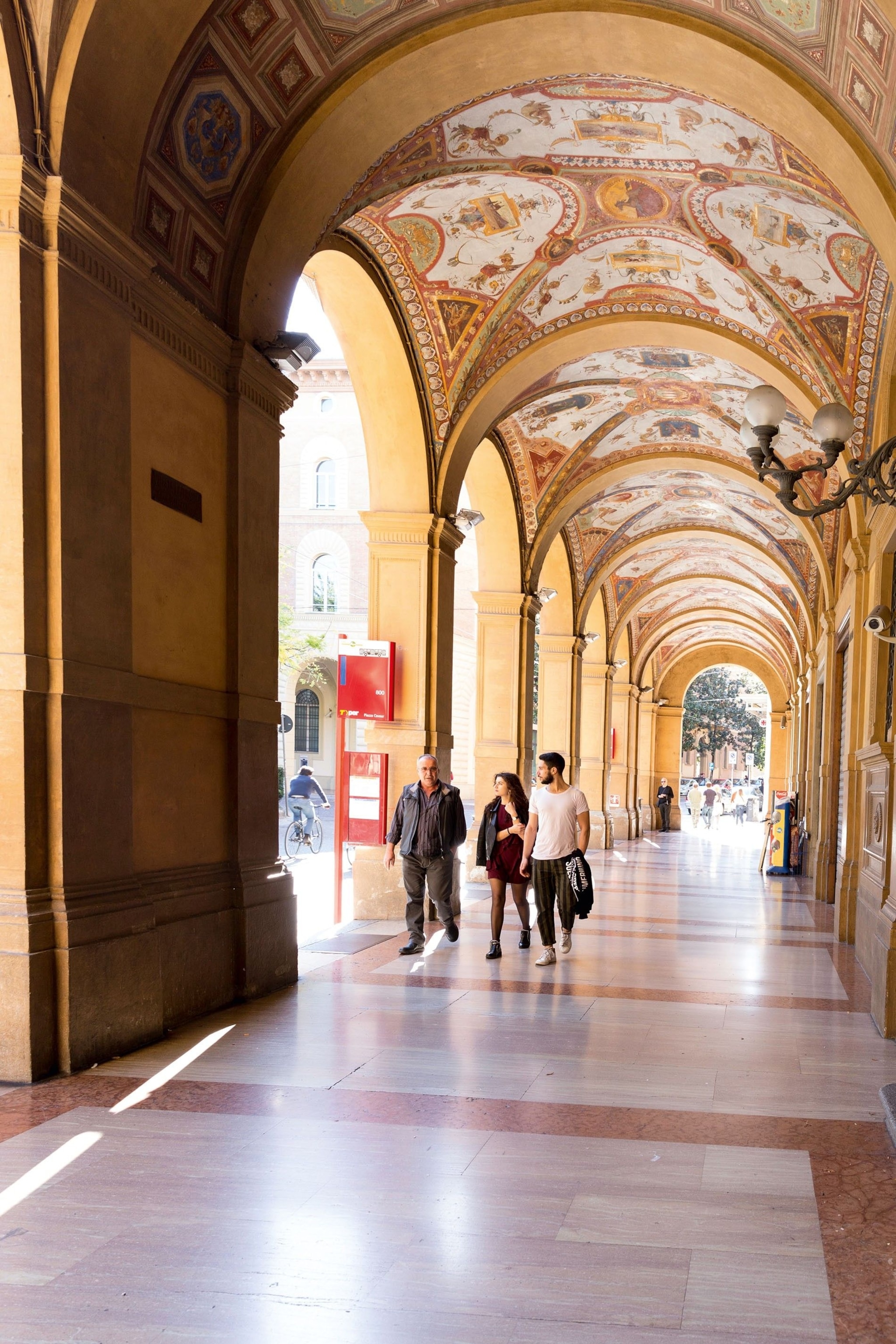 Strolling in the shade of the city’s many porticoes provide opportunities for discovering hidden gems such as local shops and stalls.