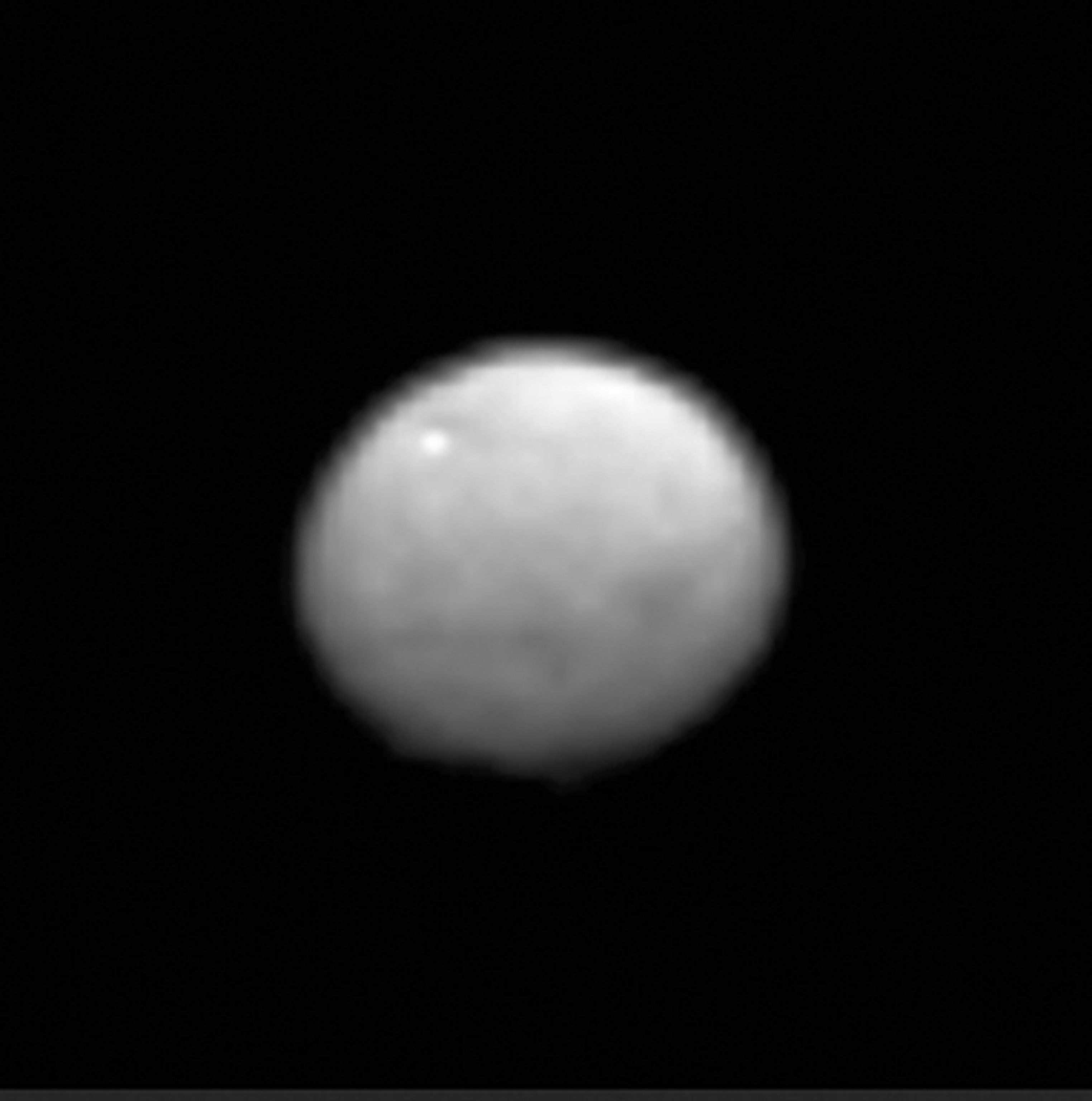 Picture taken by Dawn while it was 383,000km from Ceres.
