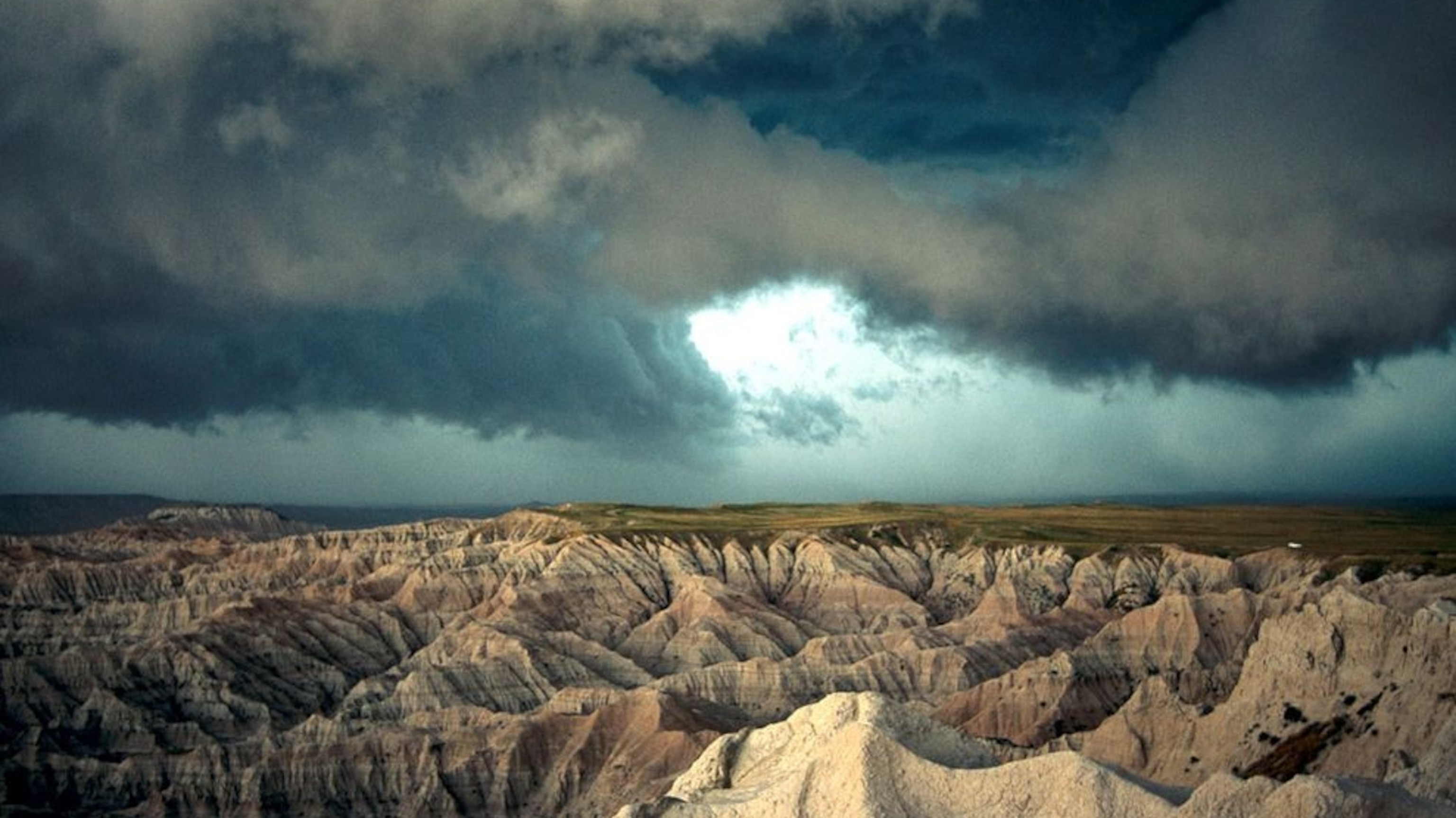 These Colorful, Dramatic Cliffs Are a Half Million Years Old