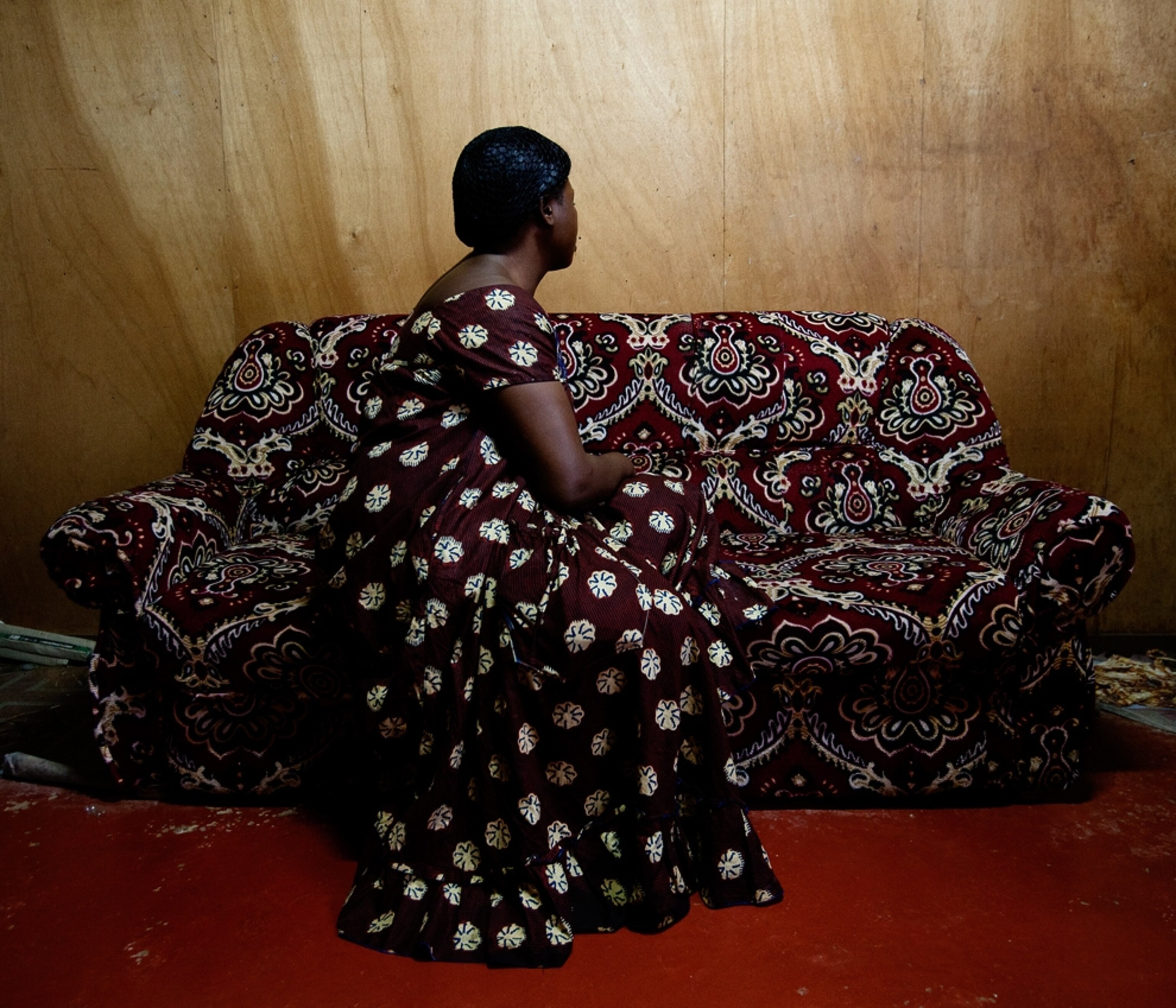 Cameroon picture: woman sitting on a sofa -- for best pictures of September photo gallery