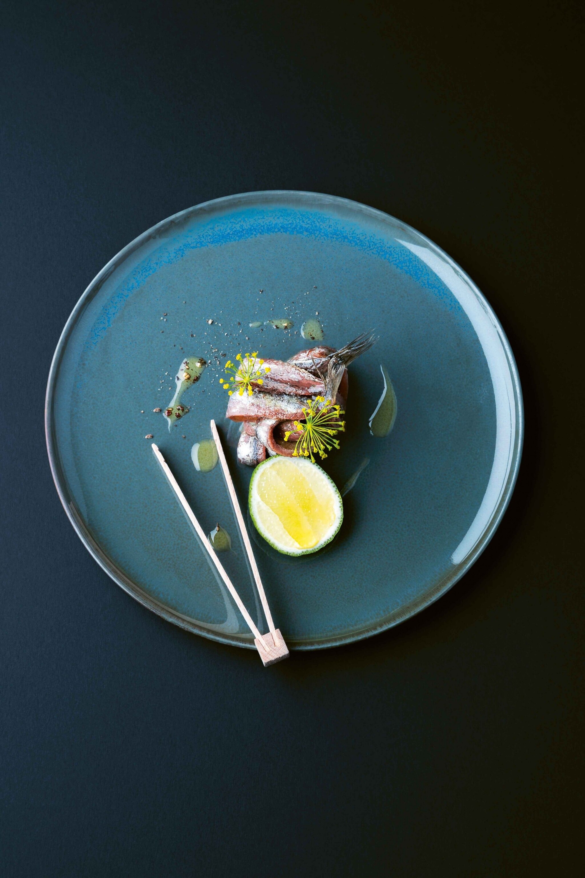 Marinated anchovies with dill blossom, olive oil and lime, Wolfshöhle.