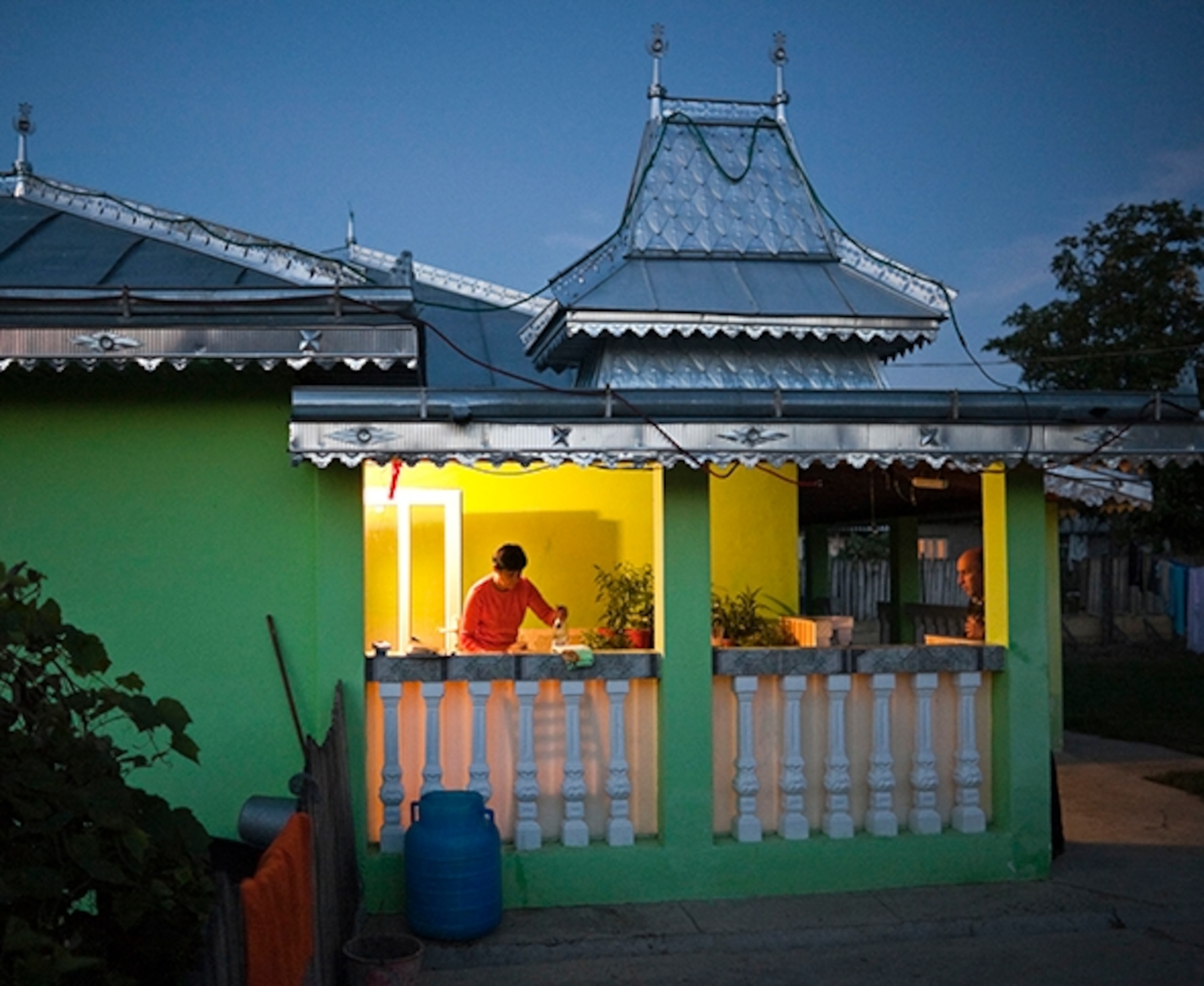 Visitors to Zece Prăjini can stay at a Roma-style guesthouse. (Photograph by Bogdan Croitoru)