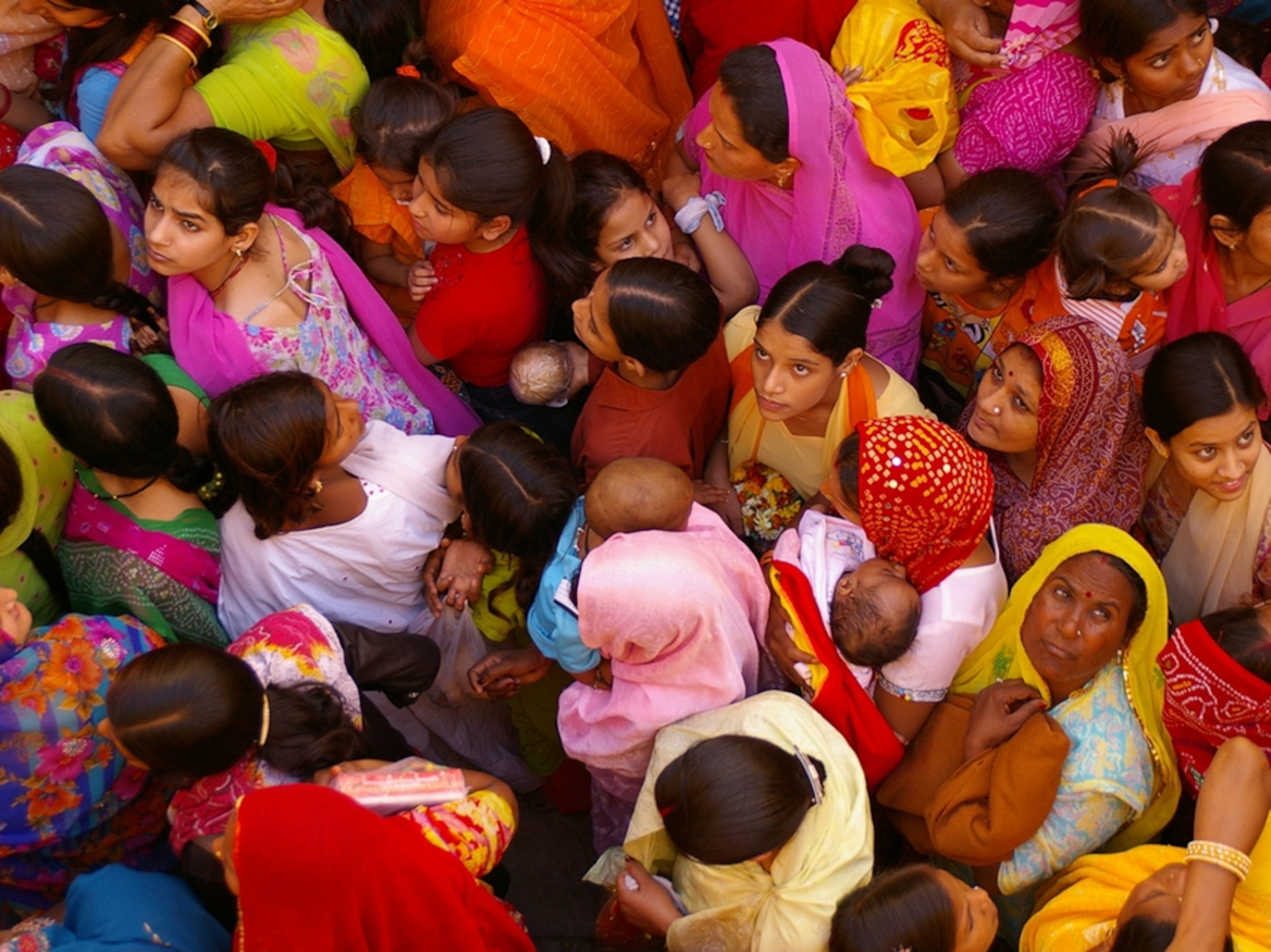 India colorful crowd