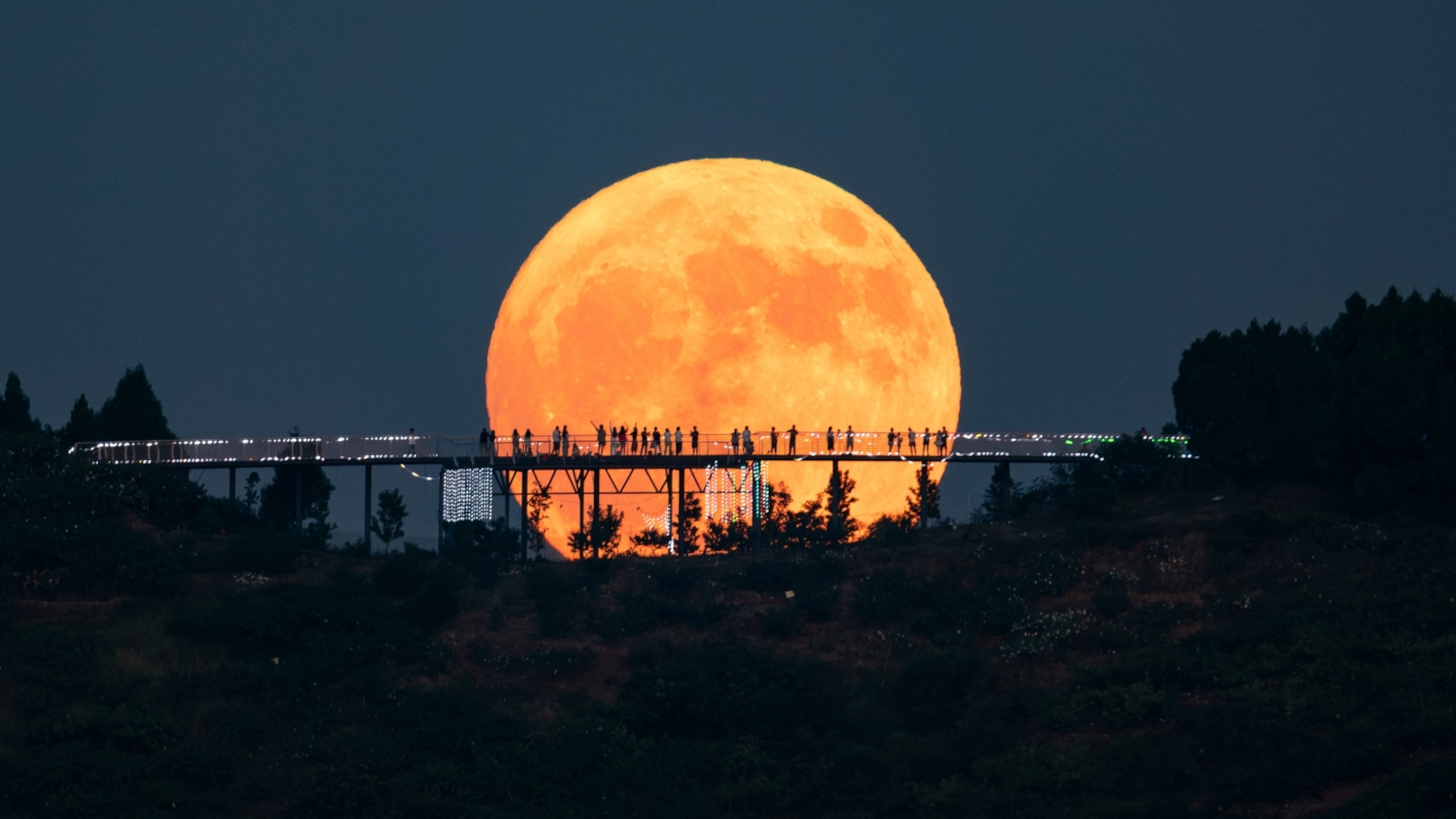 November's golden supermoon will be the biggest and brightest of