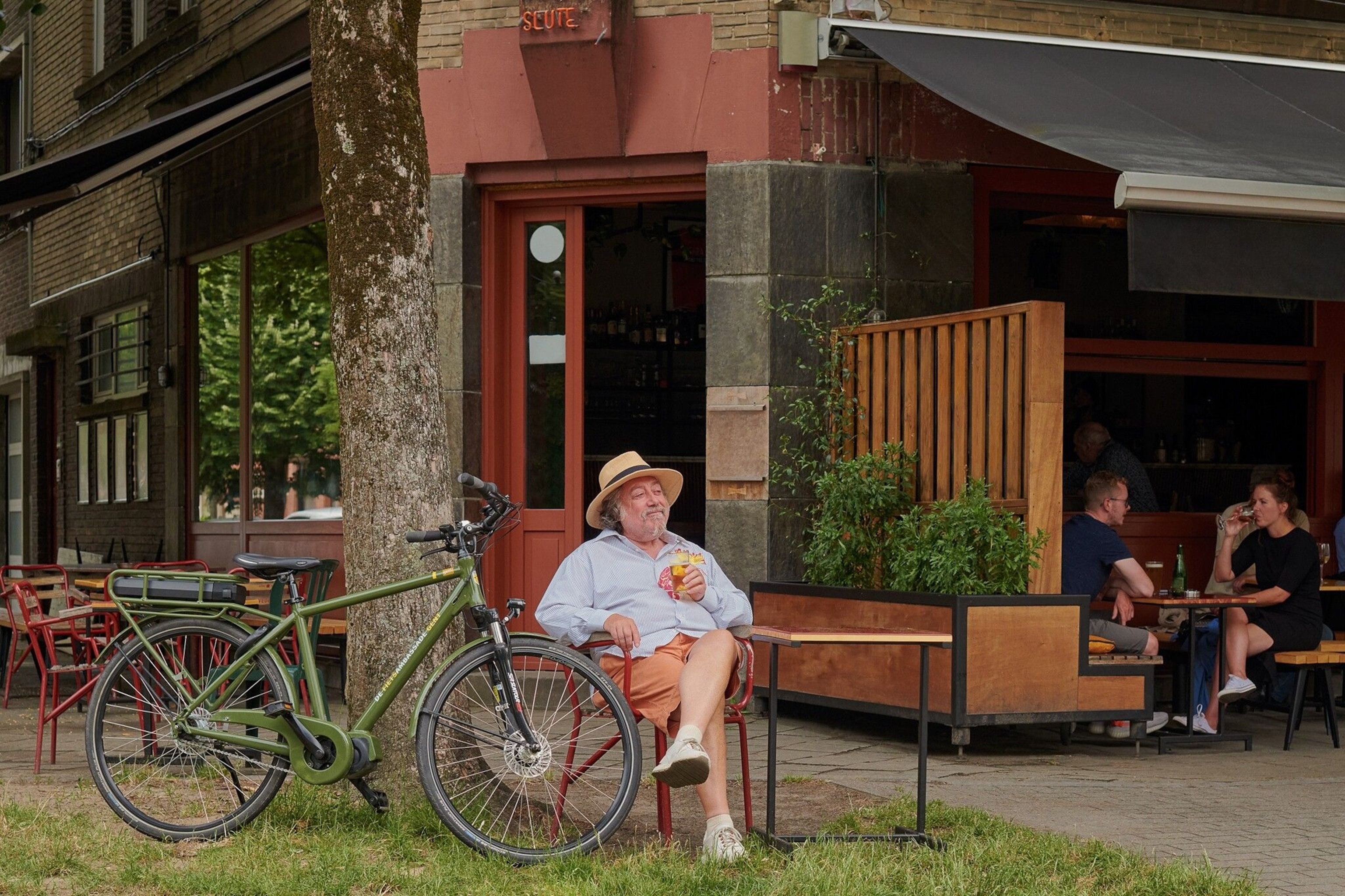 Cafe culture along Ghent’s 23-mile cycling route.