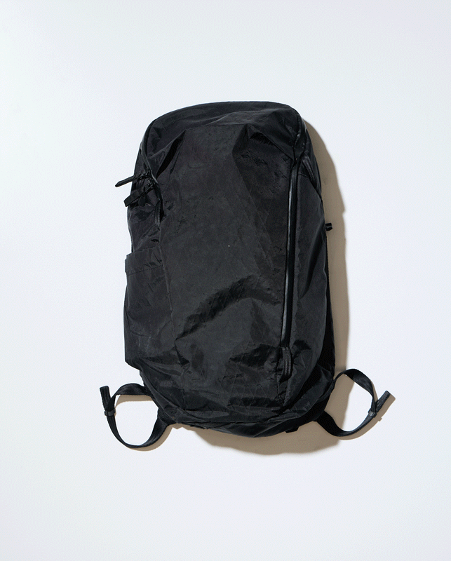 An animated gif of a backpack opening to reveal items used in an emergency situation