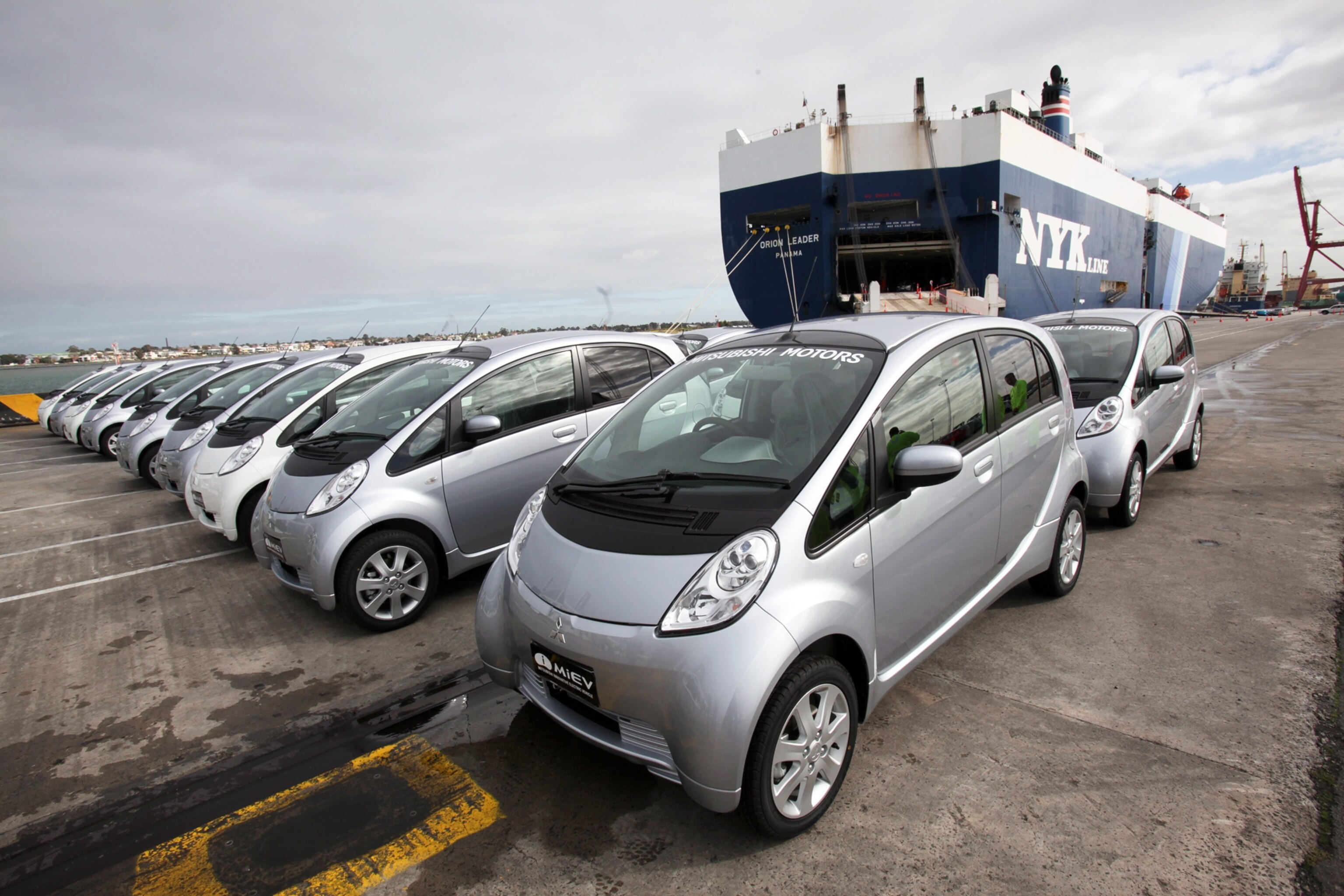 Electric car picture - Mitsubishi i