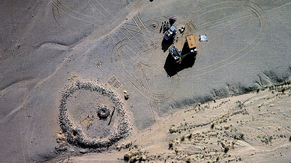 Strange Stone Circles Hint at a Lost Nomadic Culture of the Sahara Desert