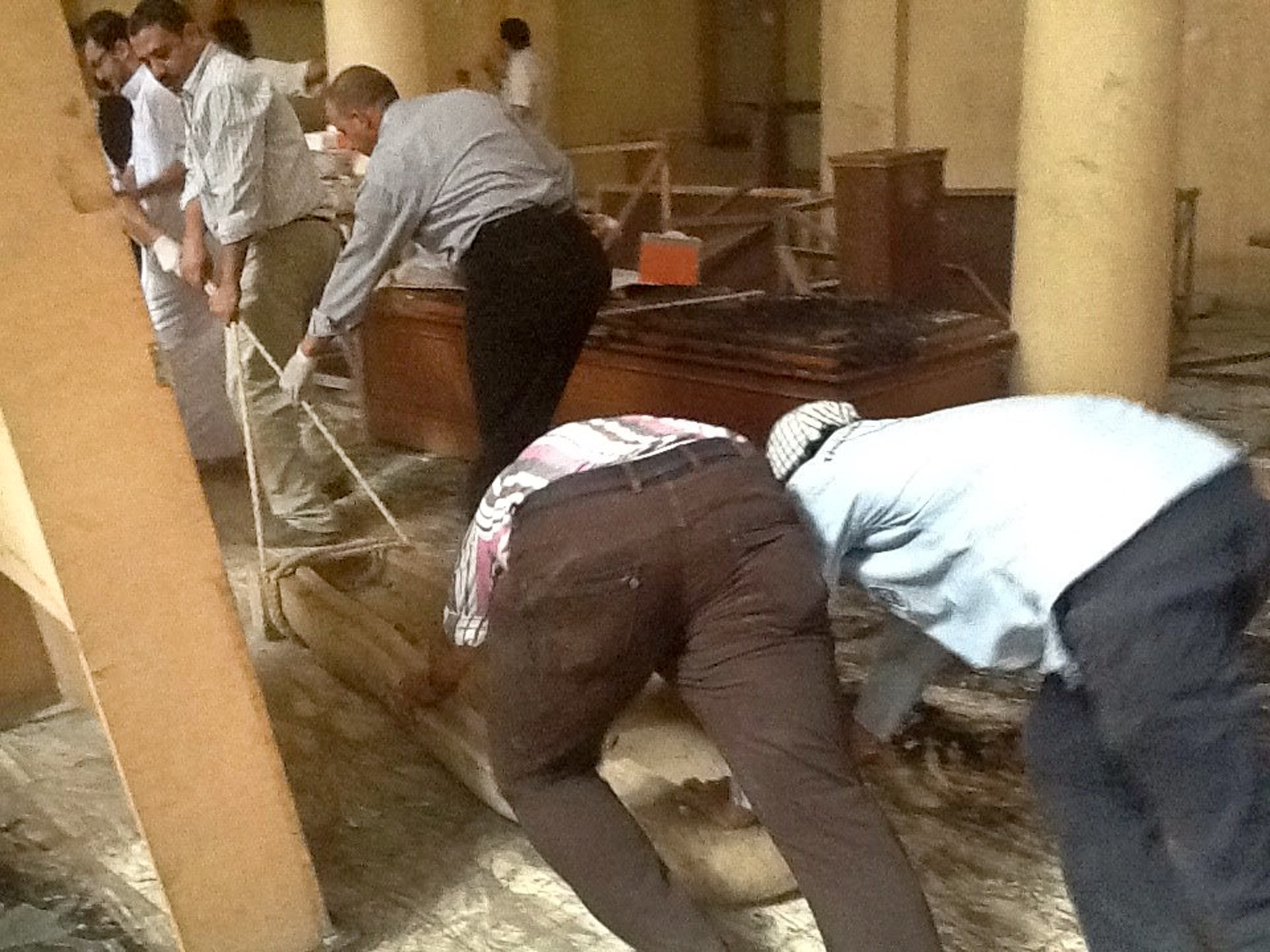 Mallawi Museum - Picture of ruined statue of married couple in Mallawi Museum, Egypt