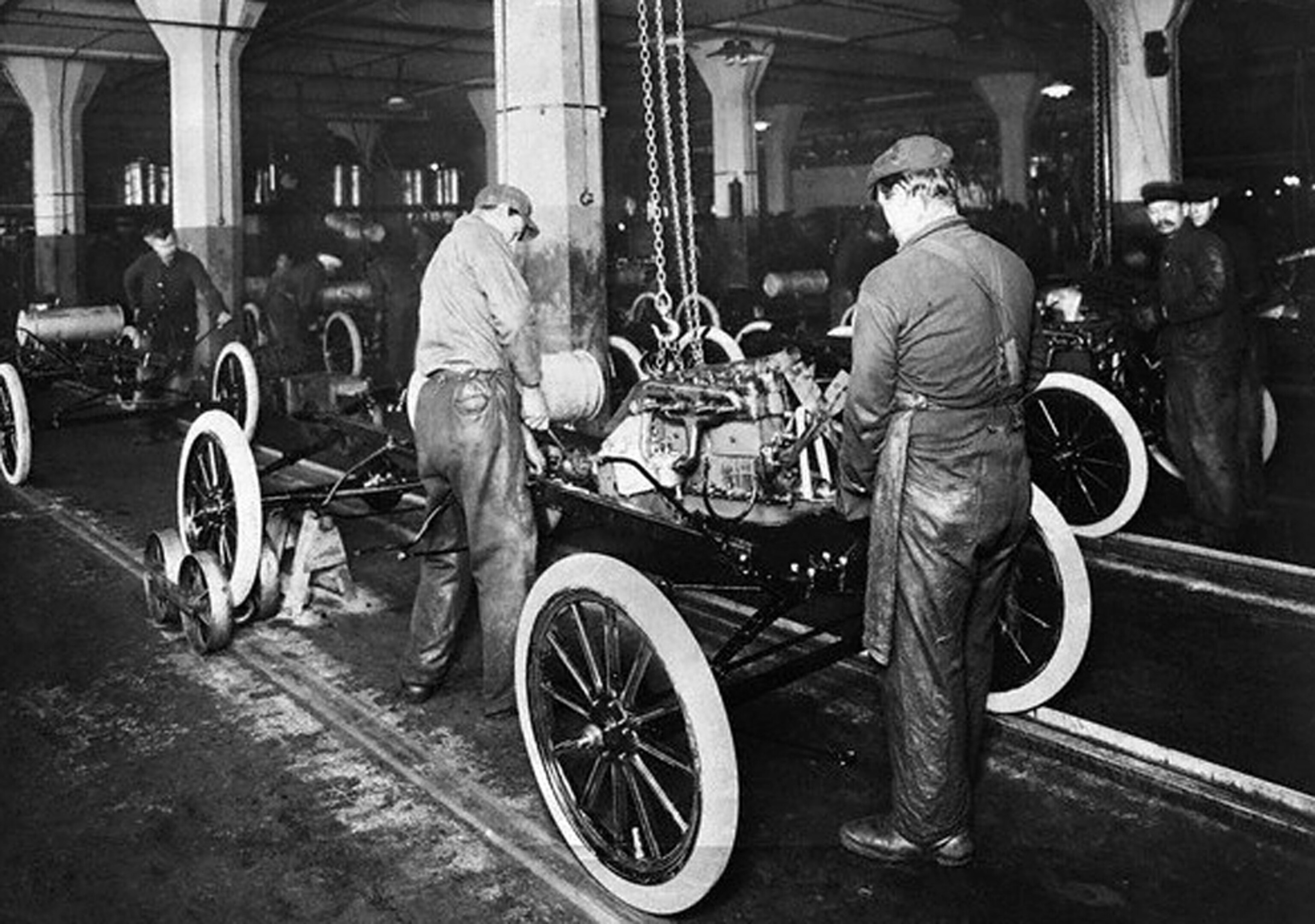 Завод форда в хайлэнд парк 1914. Henry ford. Изобретения форда. Изобретение конвейера. Изобретения форда.