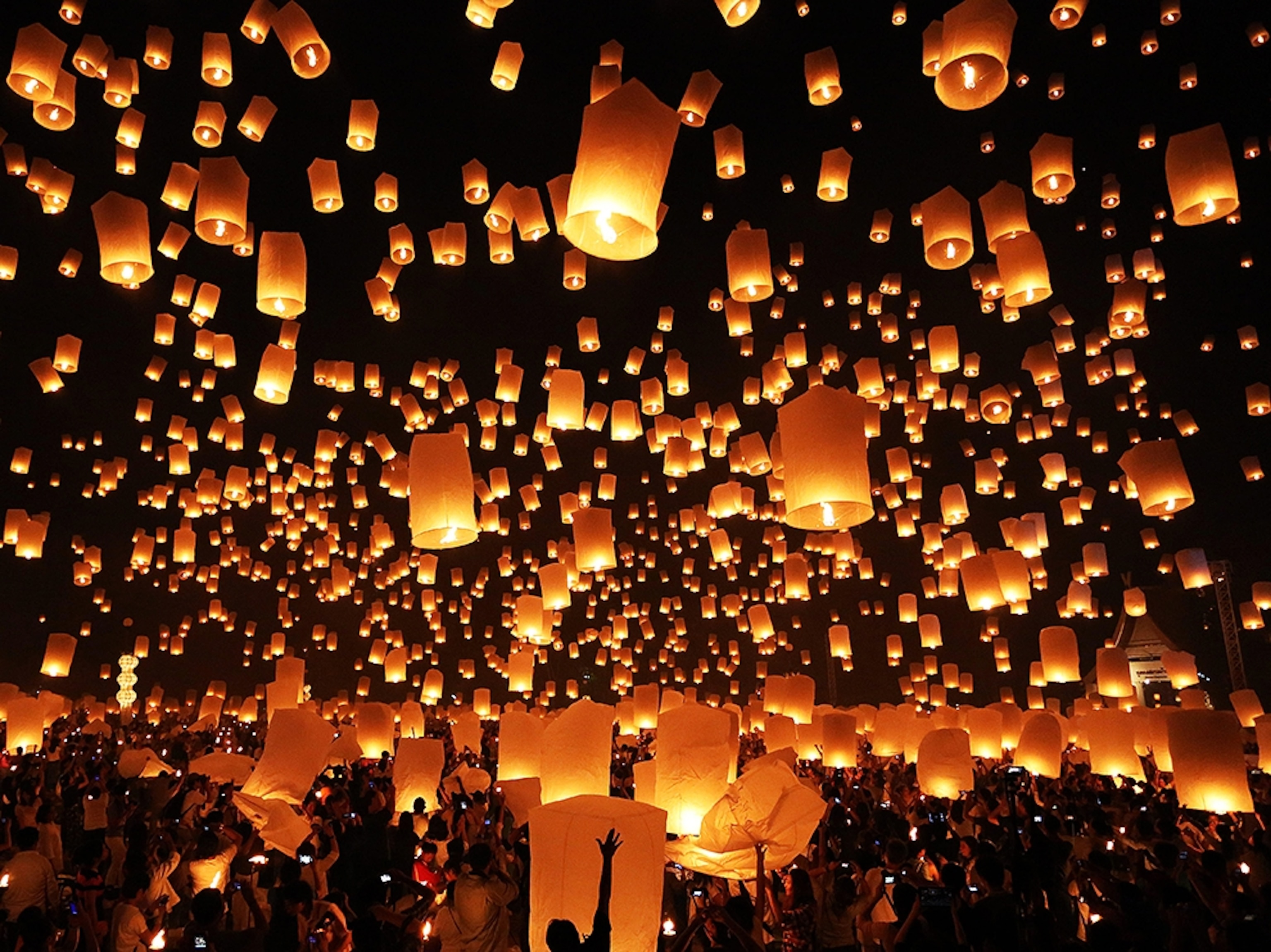 Khom Loy Lanterns at the Yee Peng Sansai Floating Lantern Ceremony