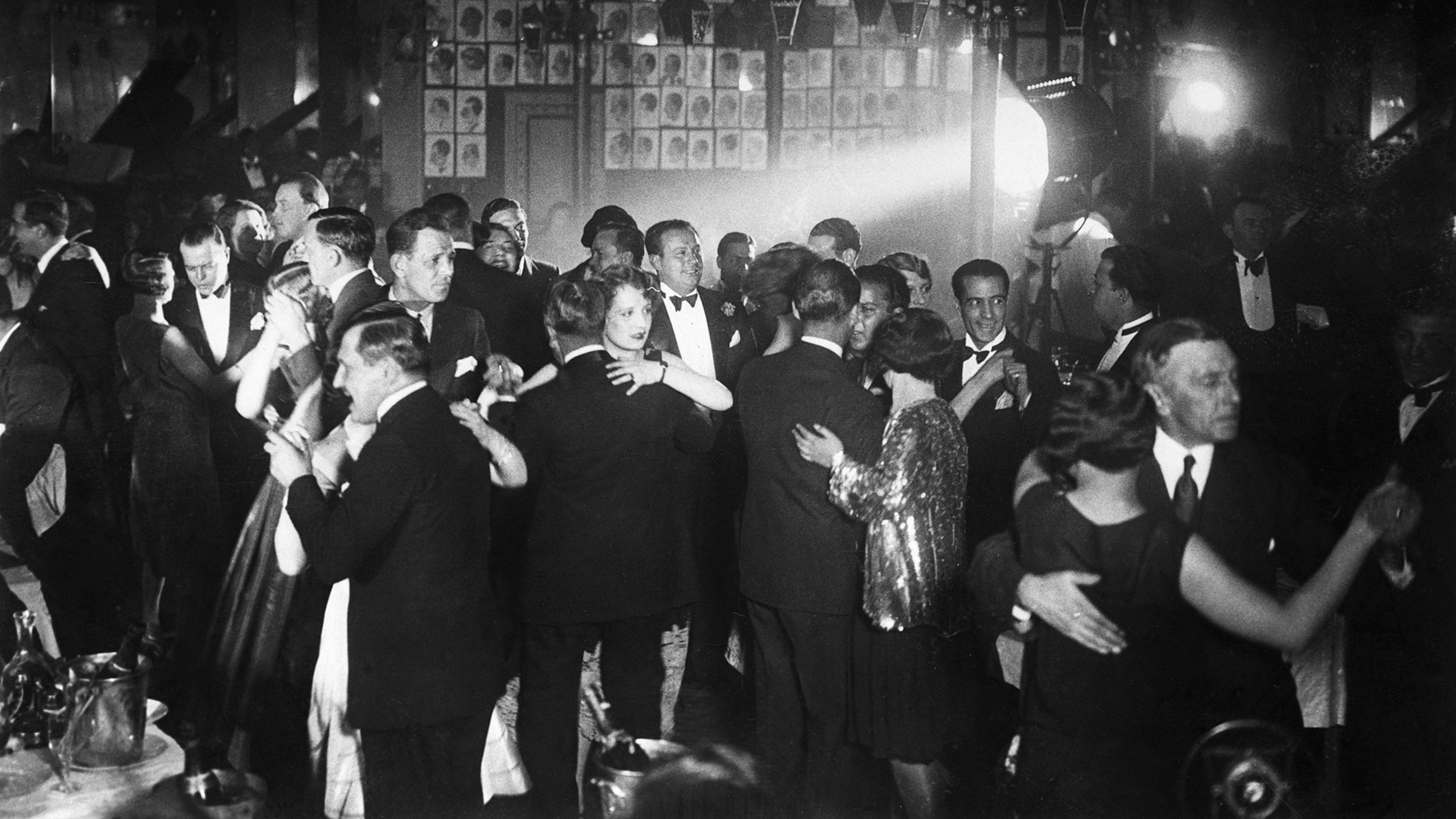 6 ways to experience the Paris of the Roaring ’20s