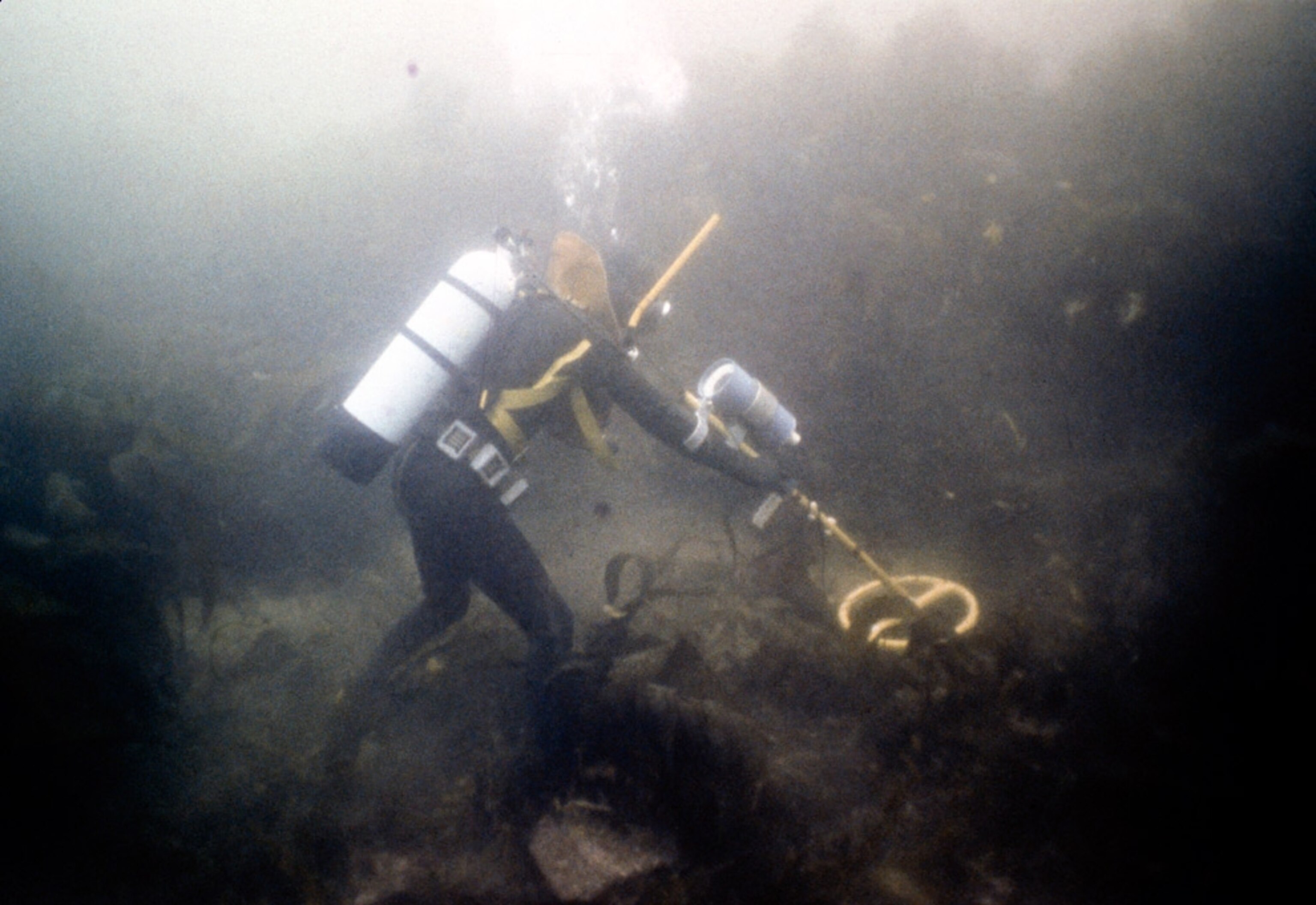 Picture of a diver searching the seafloor near where a Bronze Age wreck was found off Salcombe, Britain