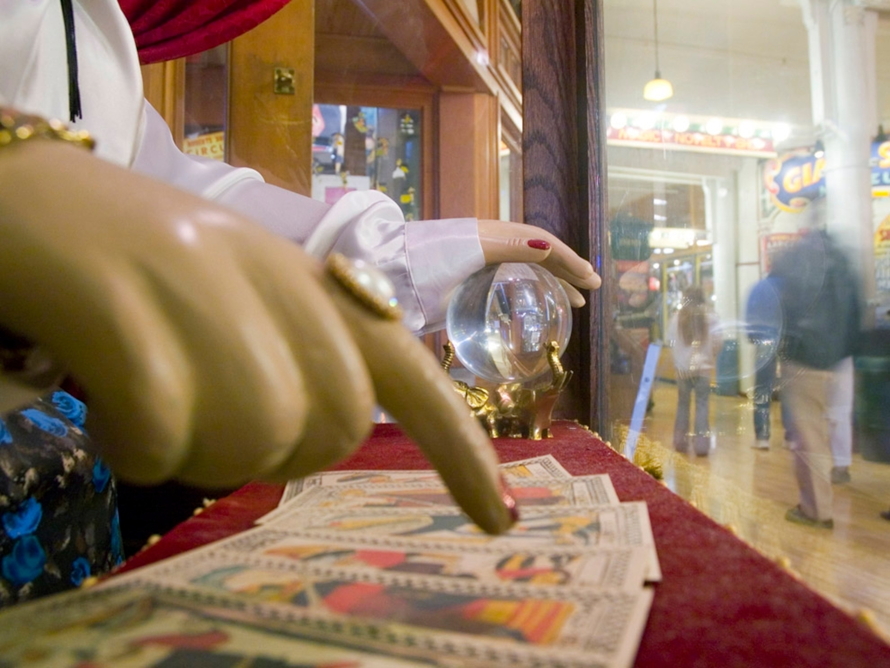 Fortune-telling machine