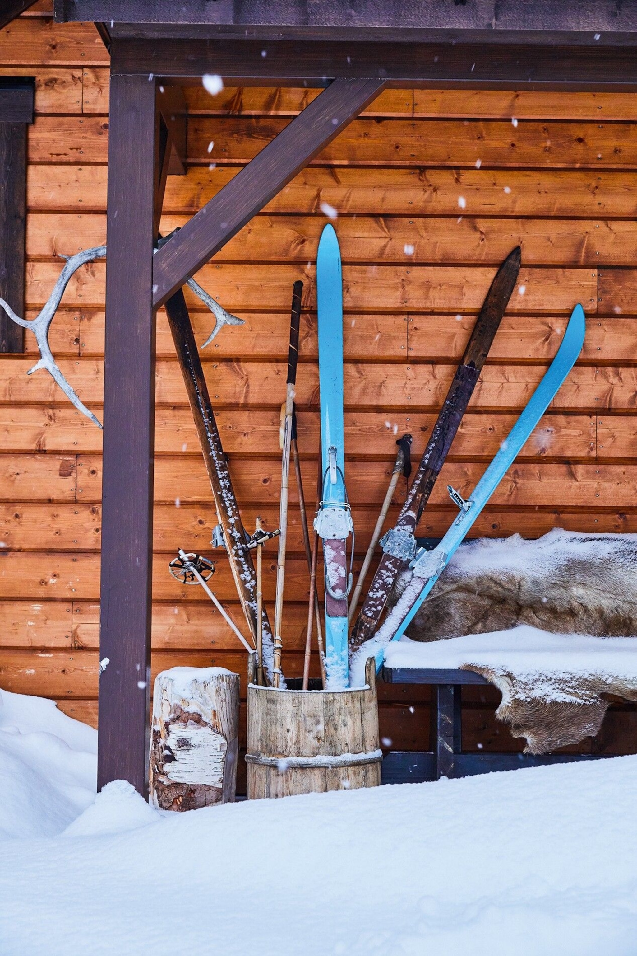 Here, they refuel and we bed down in cabins. The next day, as the sun finally peeps above the horizon, breaking the darkness of the long night, a typical Swedish breakfast buffet energises us for the day ahead.