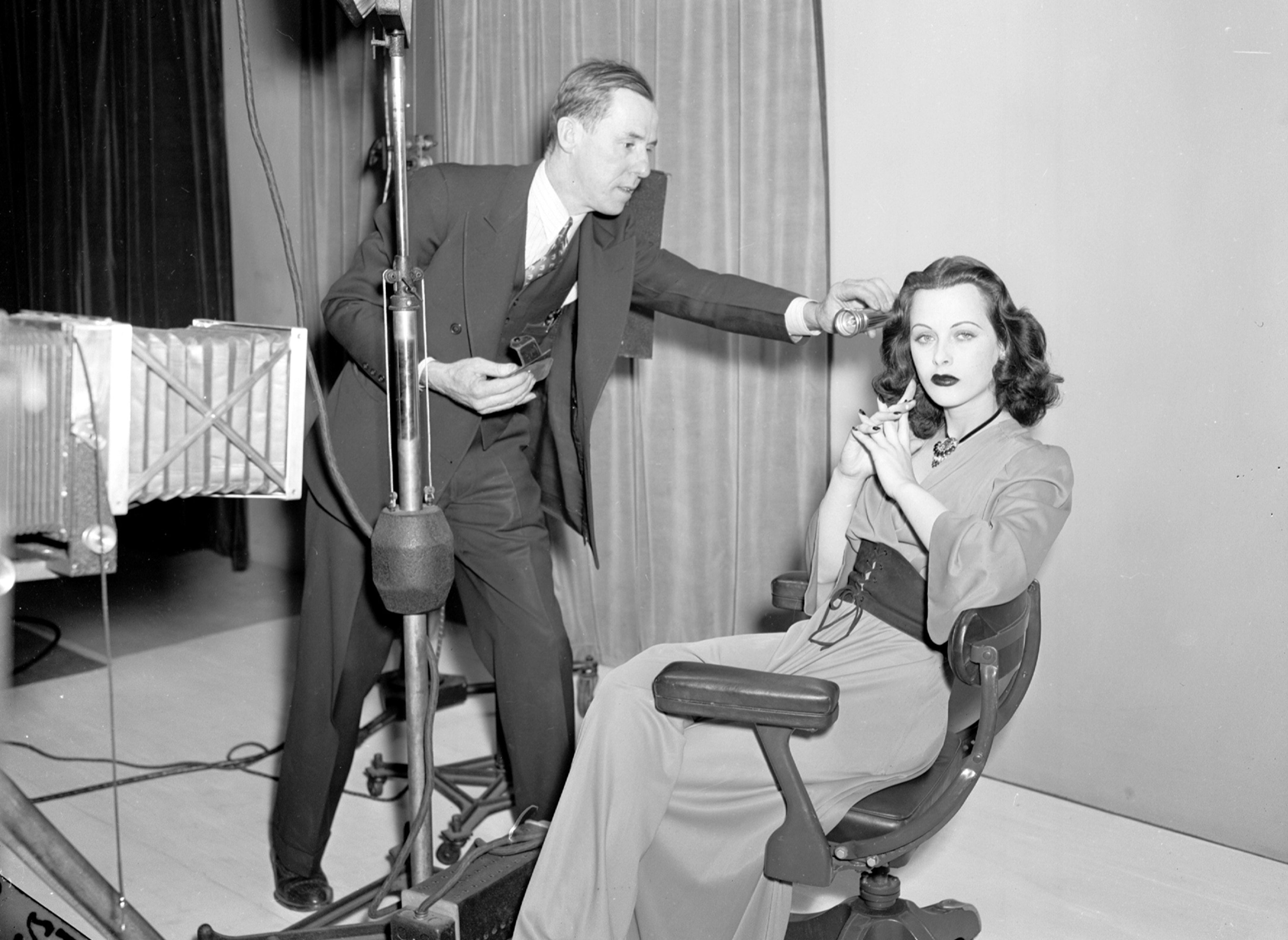 Who was Hedy Lamarr? The Hollywood star who helped invent Wi-Fi | National  Geographic