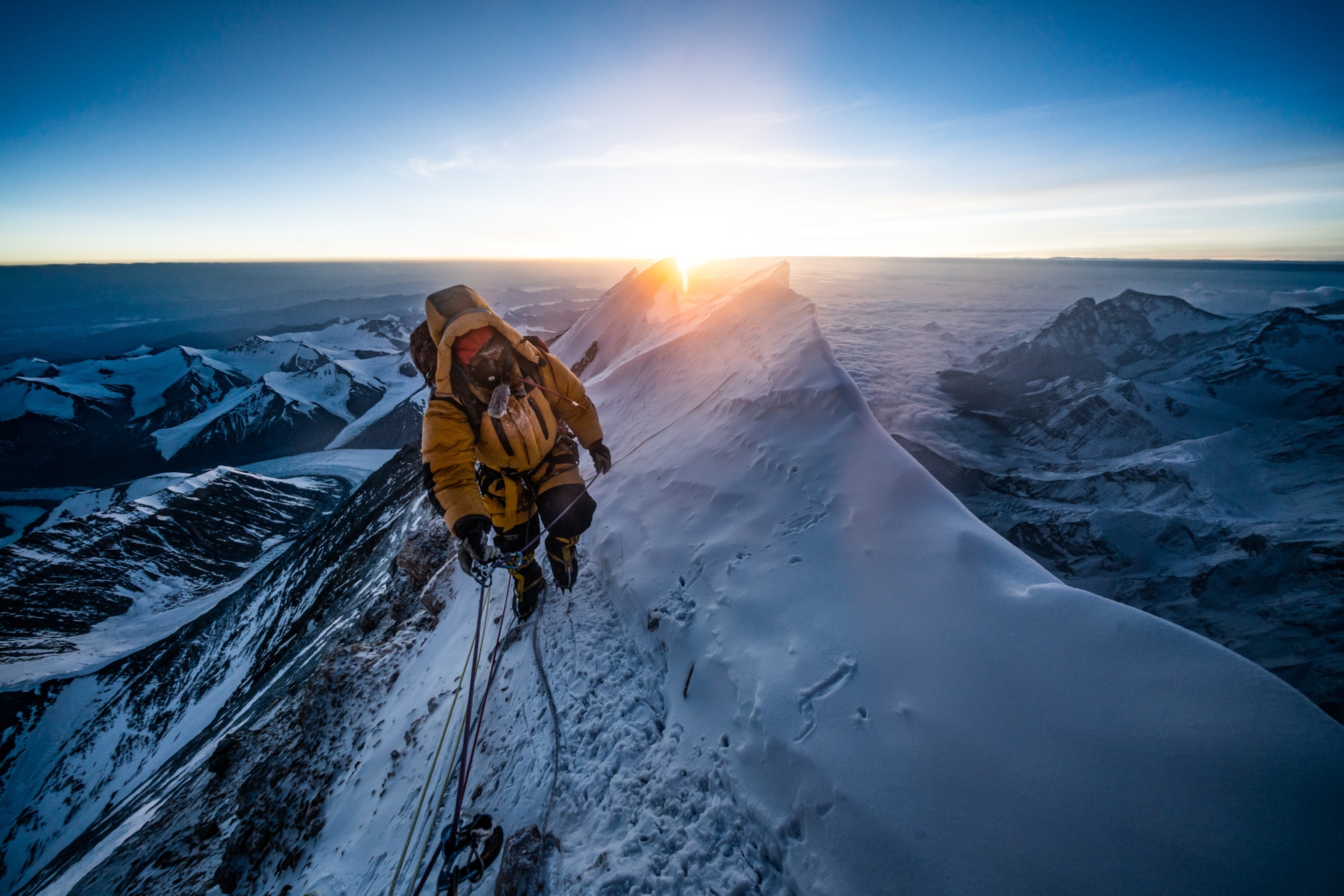 Coronavirus cancels Everest climbing season