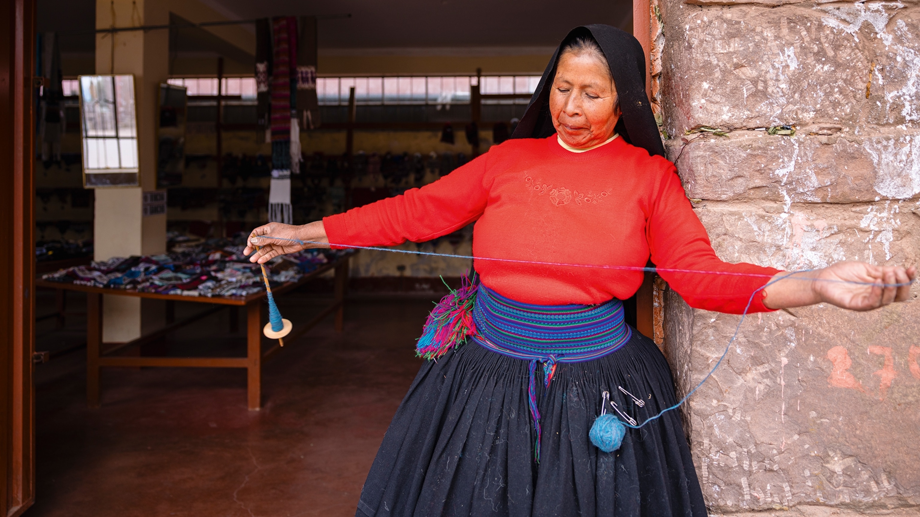 See Island Weavers at Work in Peru's Lake Titicaca