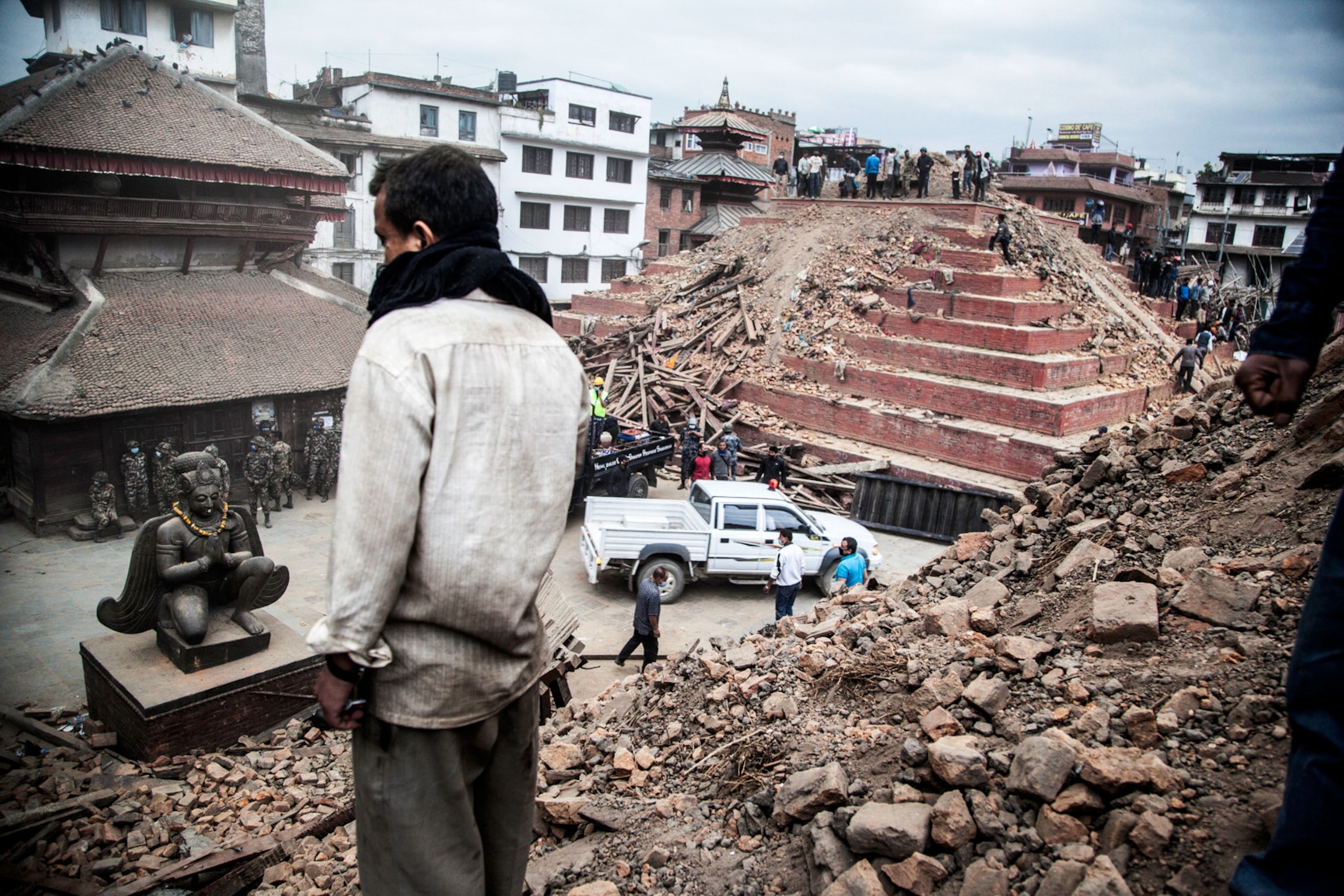 Rebuilding Nepal: Post-earthquake 写真集 BN-