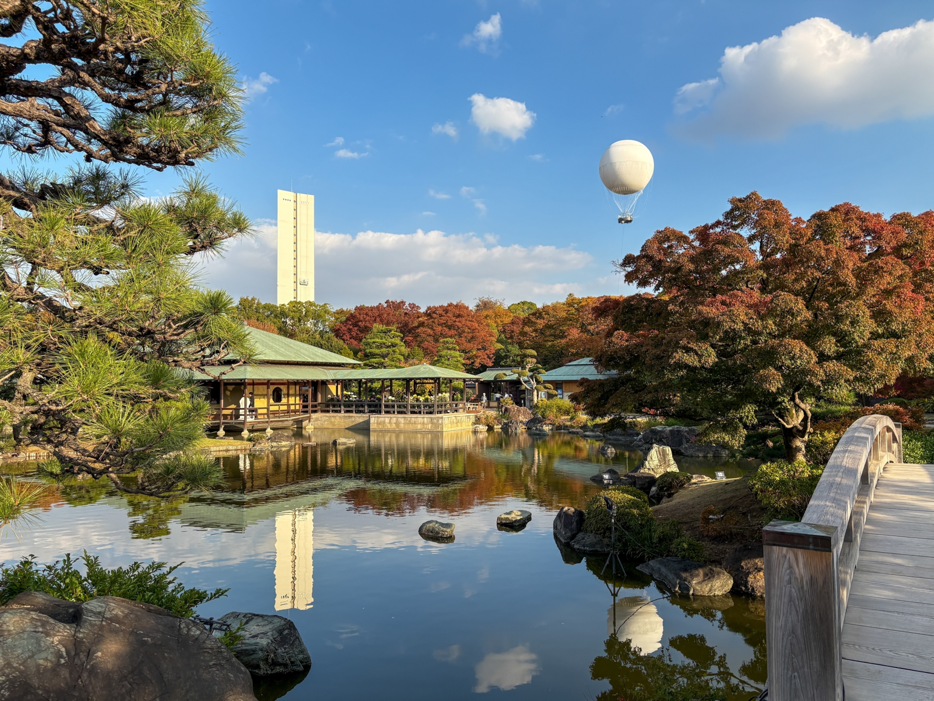 Osaka Sakai Balloon at the Japanese Garden in Daisen Park
